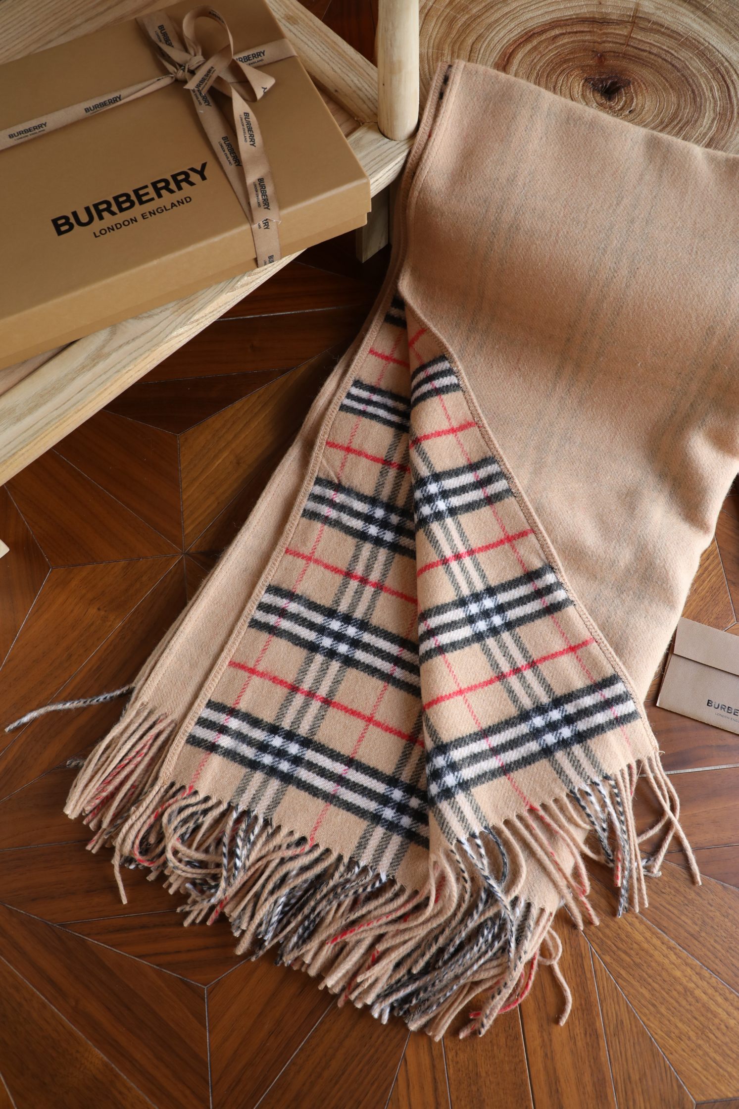 【BURBERRY旗艦店】バーバリー マント ショール ご好評に付き再入荷！