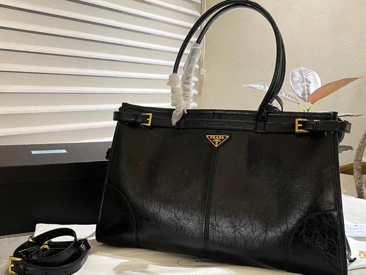 ☆PRADA☆ ソフトナッパレザー ミニハンドバッグ1点入荷♪☆正規品☆