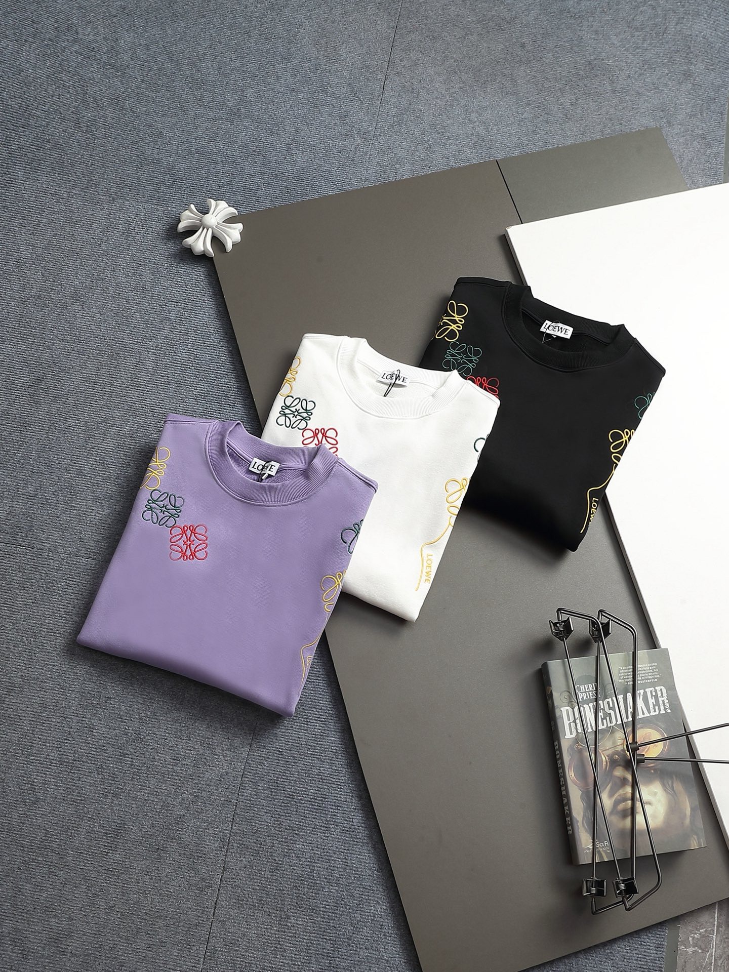 【LOEWE】刺繍長袖 T シャツ