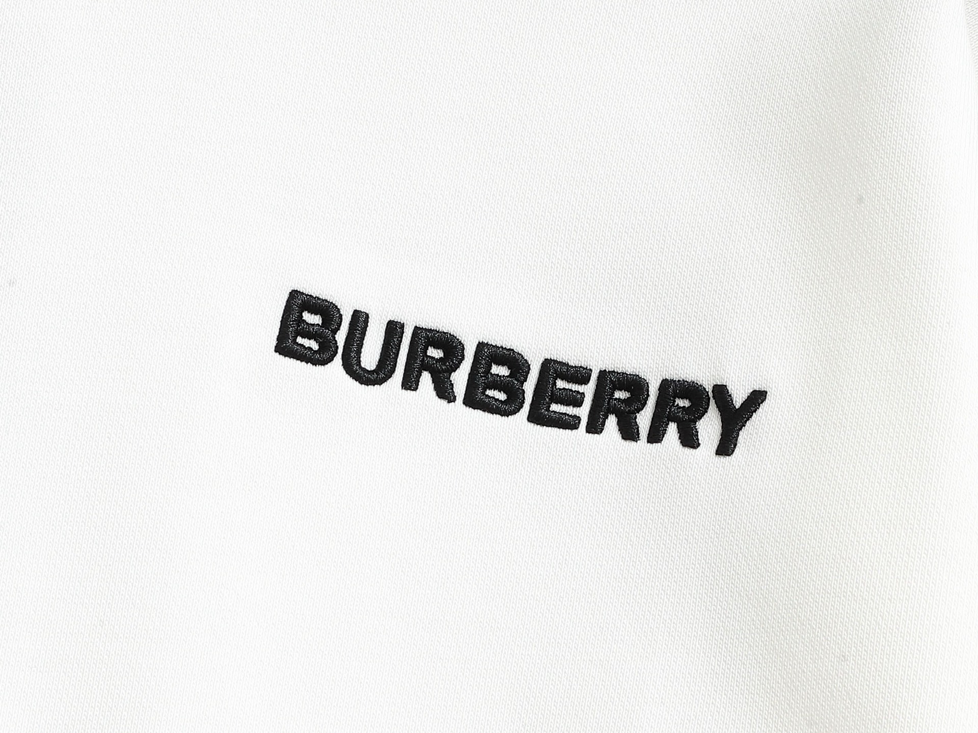 【BURBERRY】刺繍長袖 T シャツ