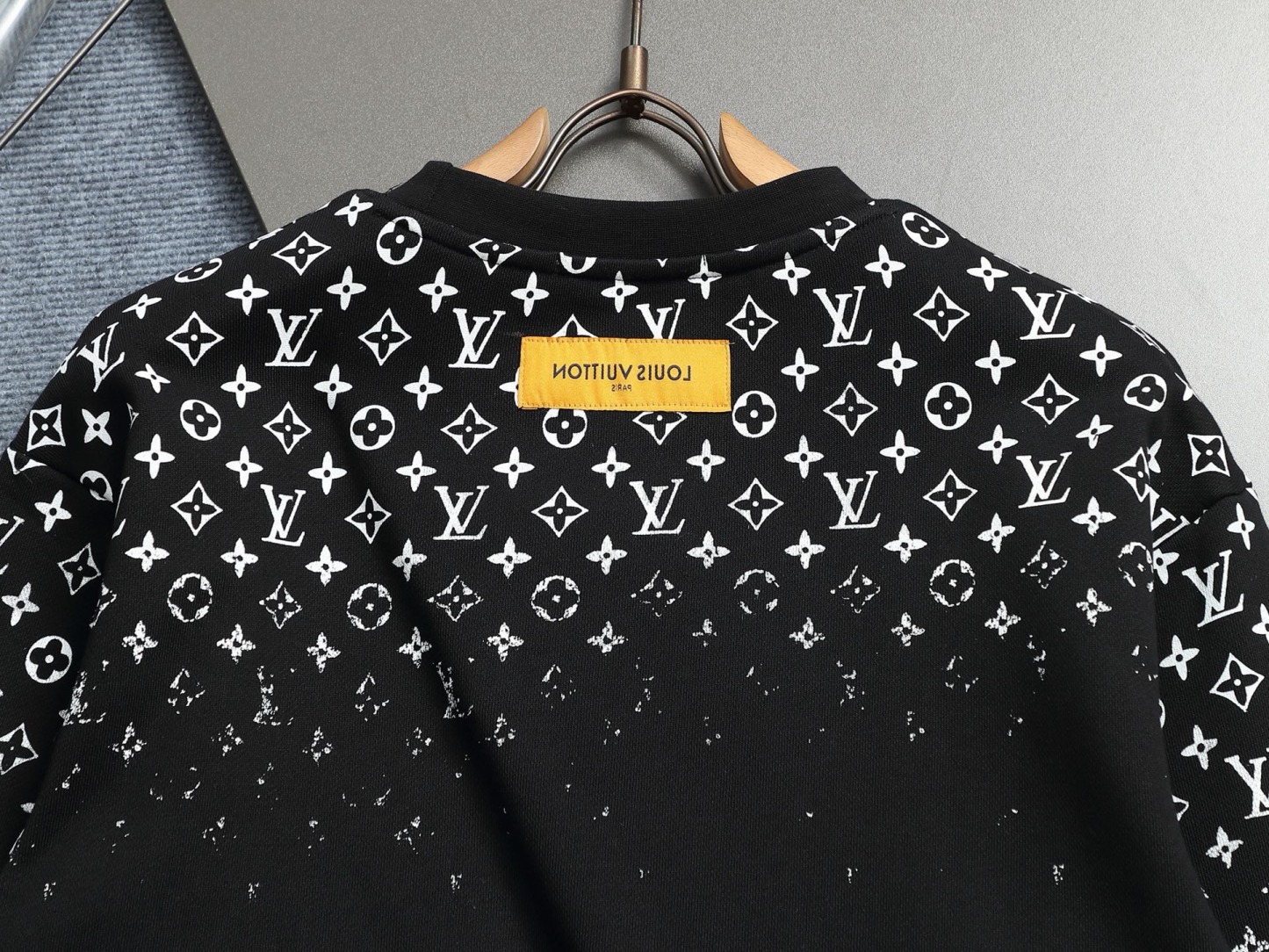 【LOUIS VUITTON】長袖 T シャツ