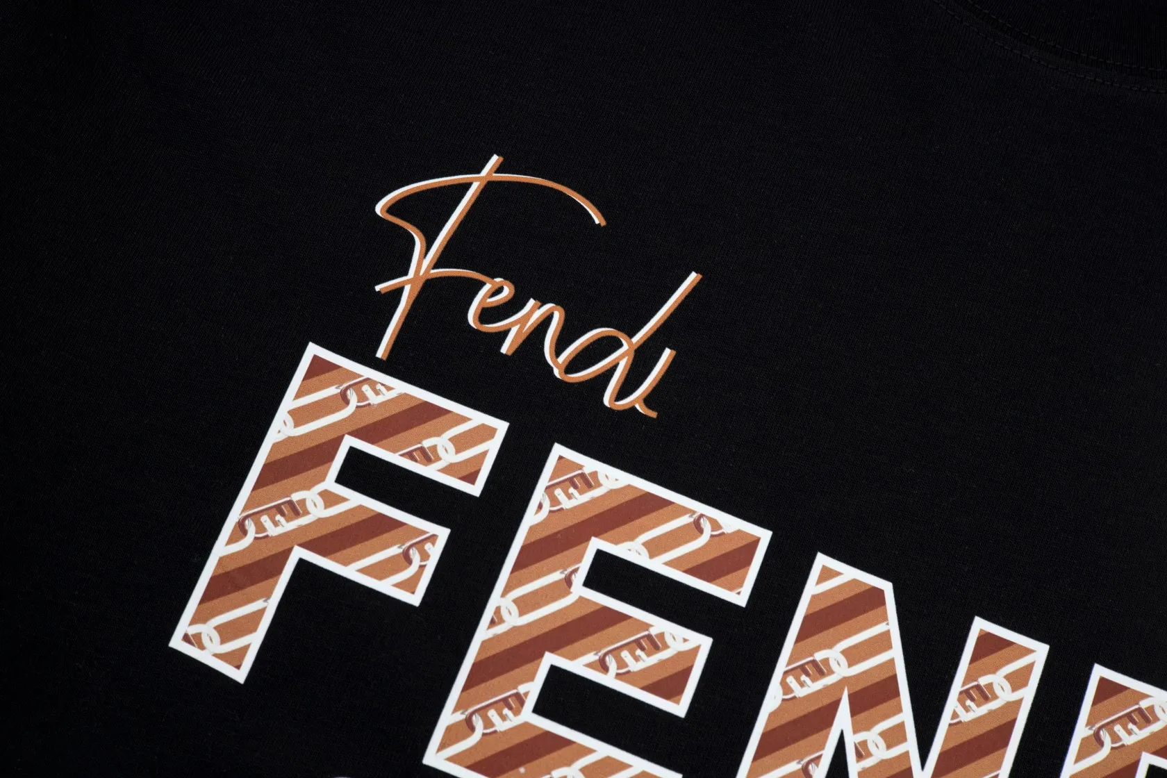 【FENDI 公式旗艦店】フェンディ Tシャツご好評に付き再入荷！