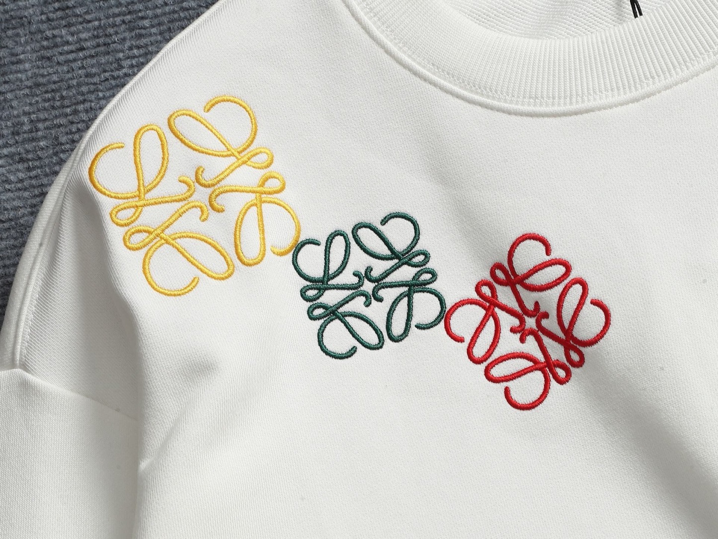 【LOEWE】刺繍長袖 T シャツ