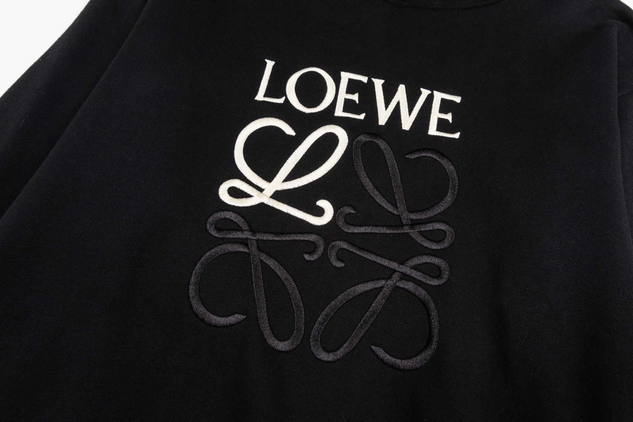【LOEWE】刺繍パーカー