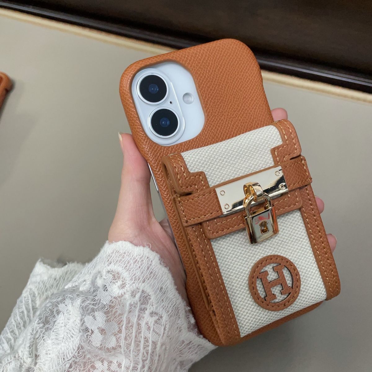 HERMES エルメス 携帯電話ケース 適用対象 apple iPhone