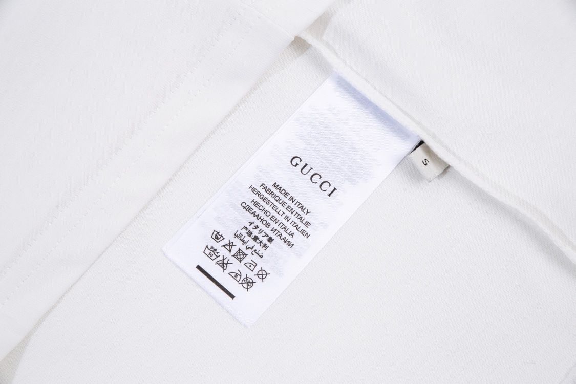 【Gucci 】（グッチ）Tシャツ 男女兼用、ご好評に付き再入荷！