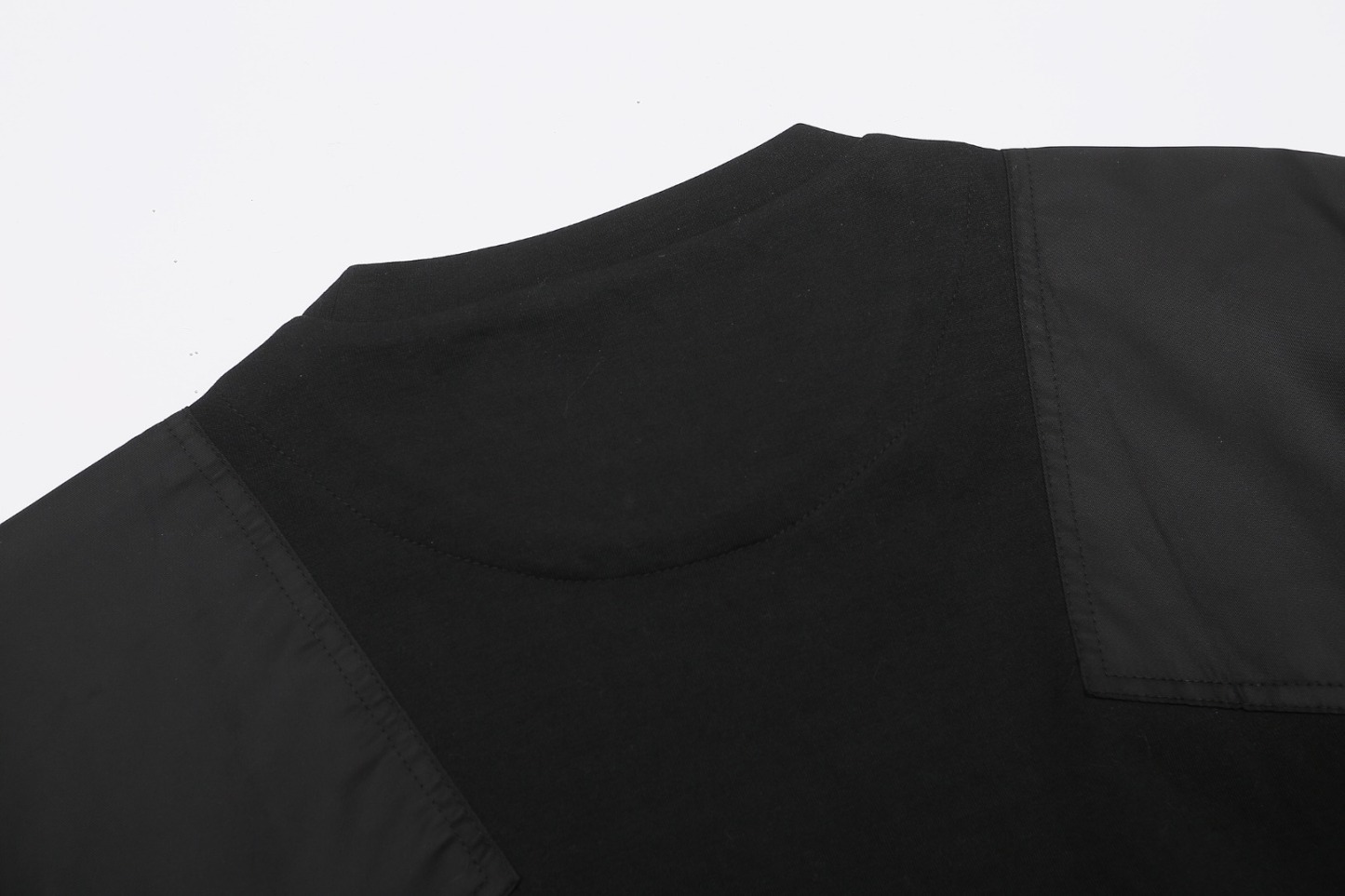 【PRADA】長袖 T シャツ