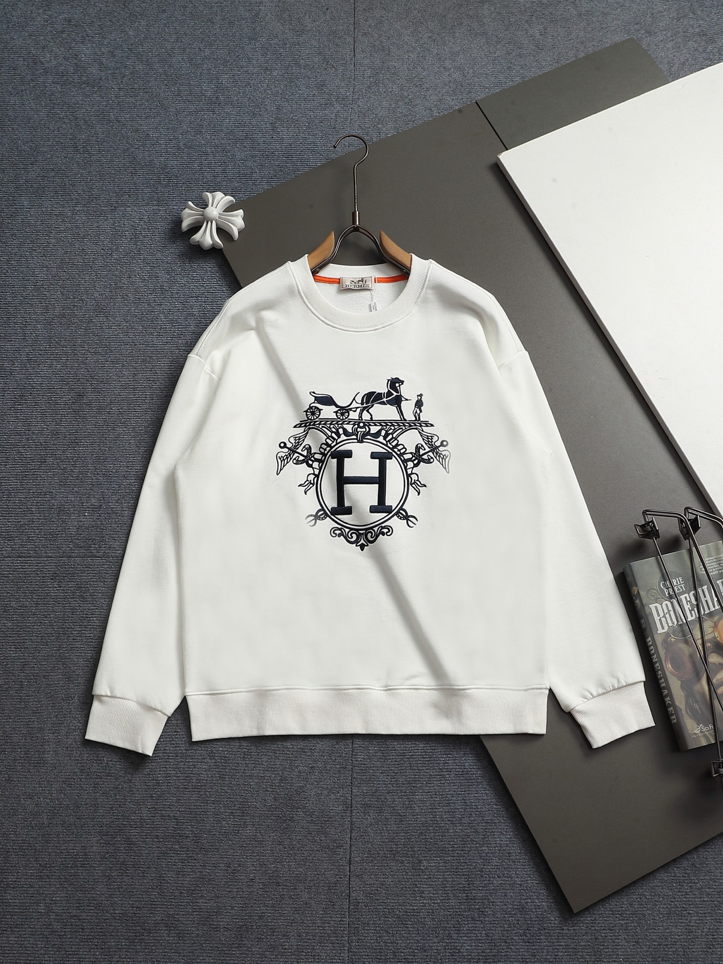 【HERMES】刺繍長袖 T シャツ