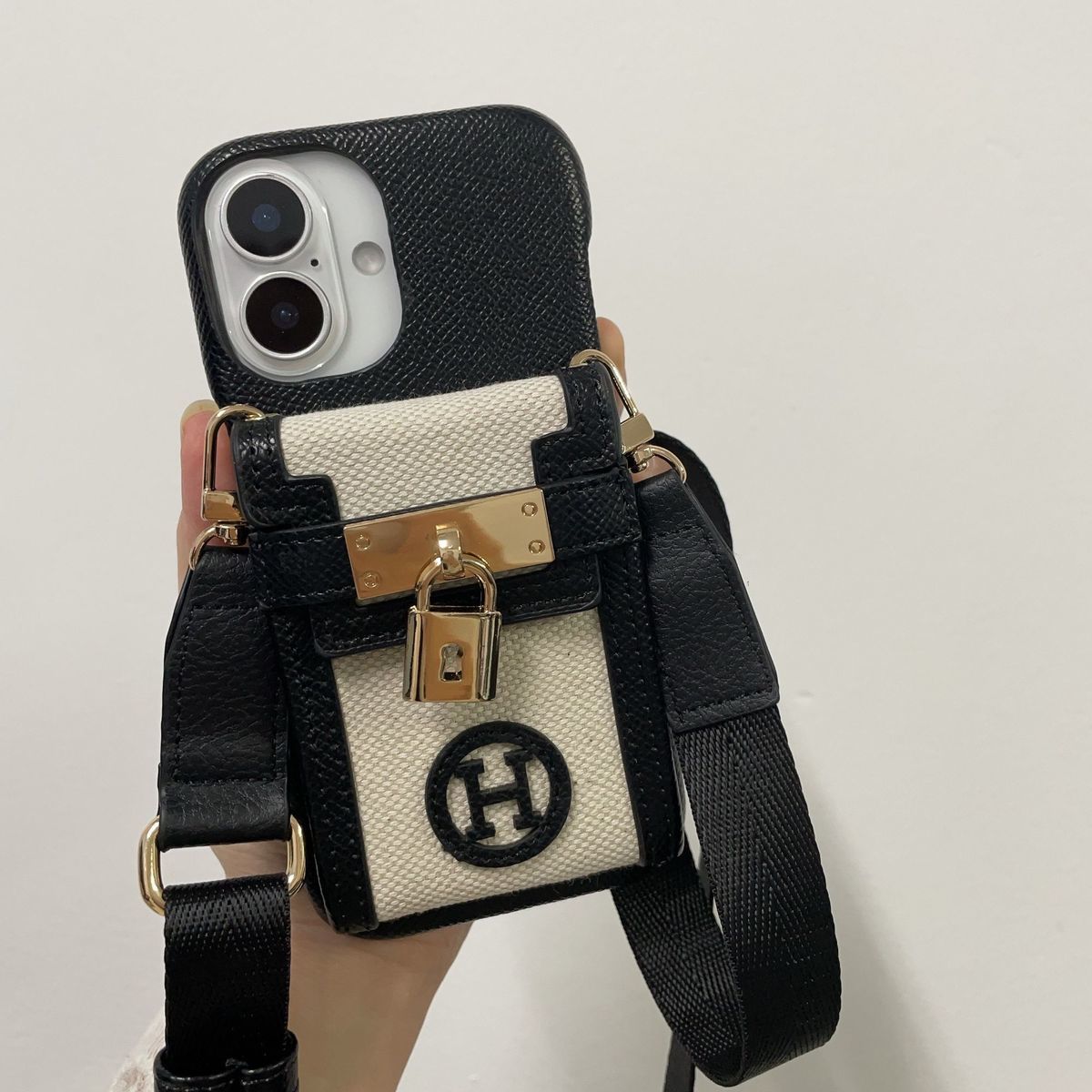 HERMES エルメス 携帯電話ケース 適用対象 apple iPhone