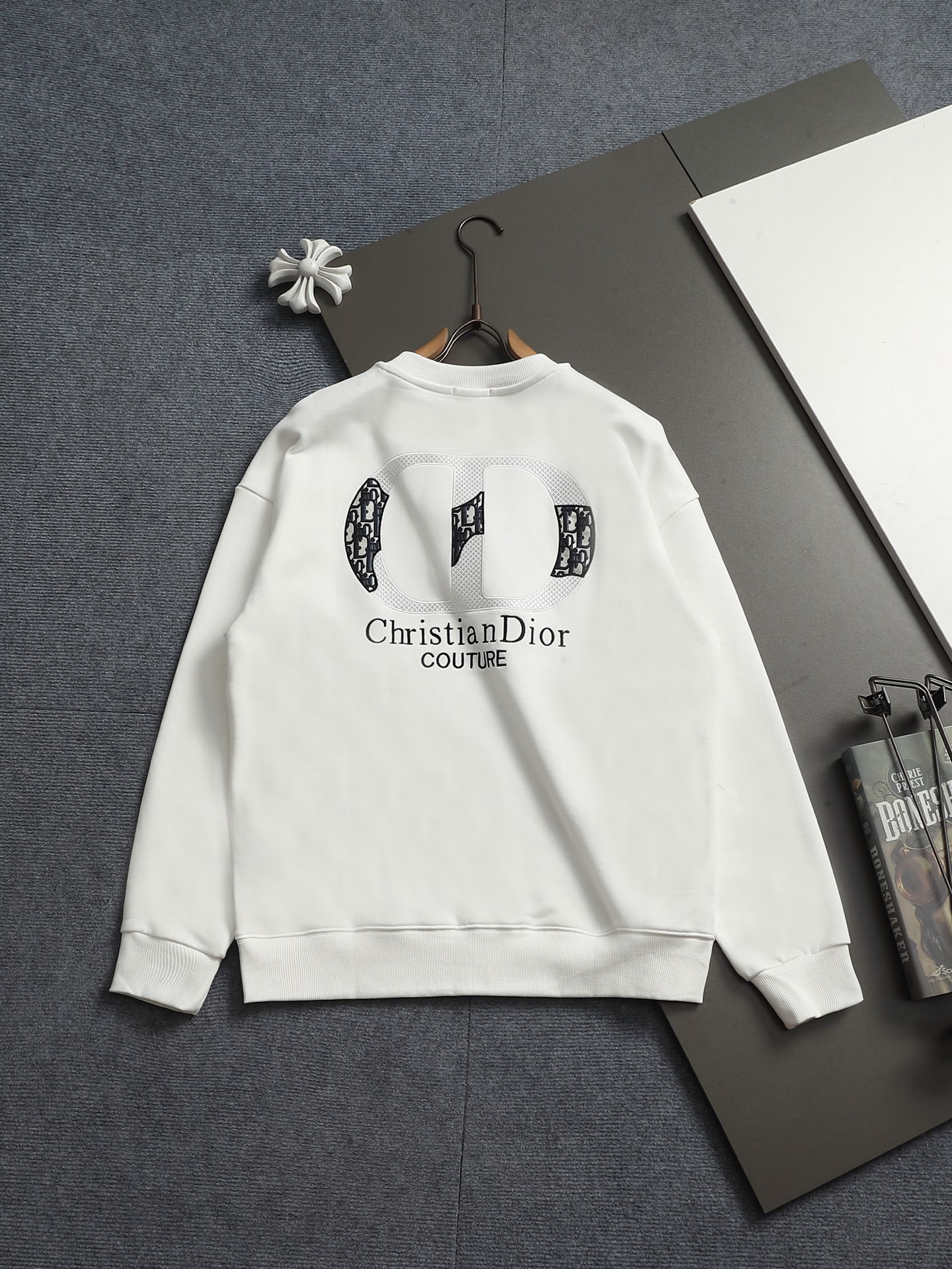 【DIOR】刺繍長袖 T シャツ