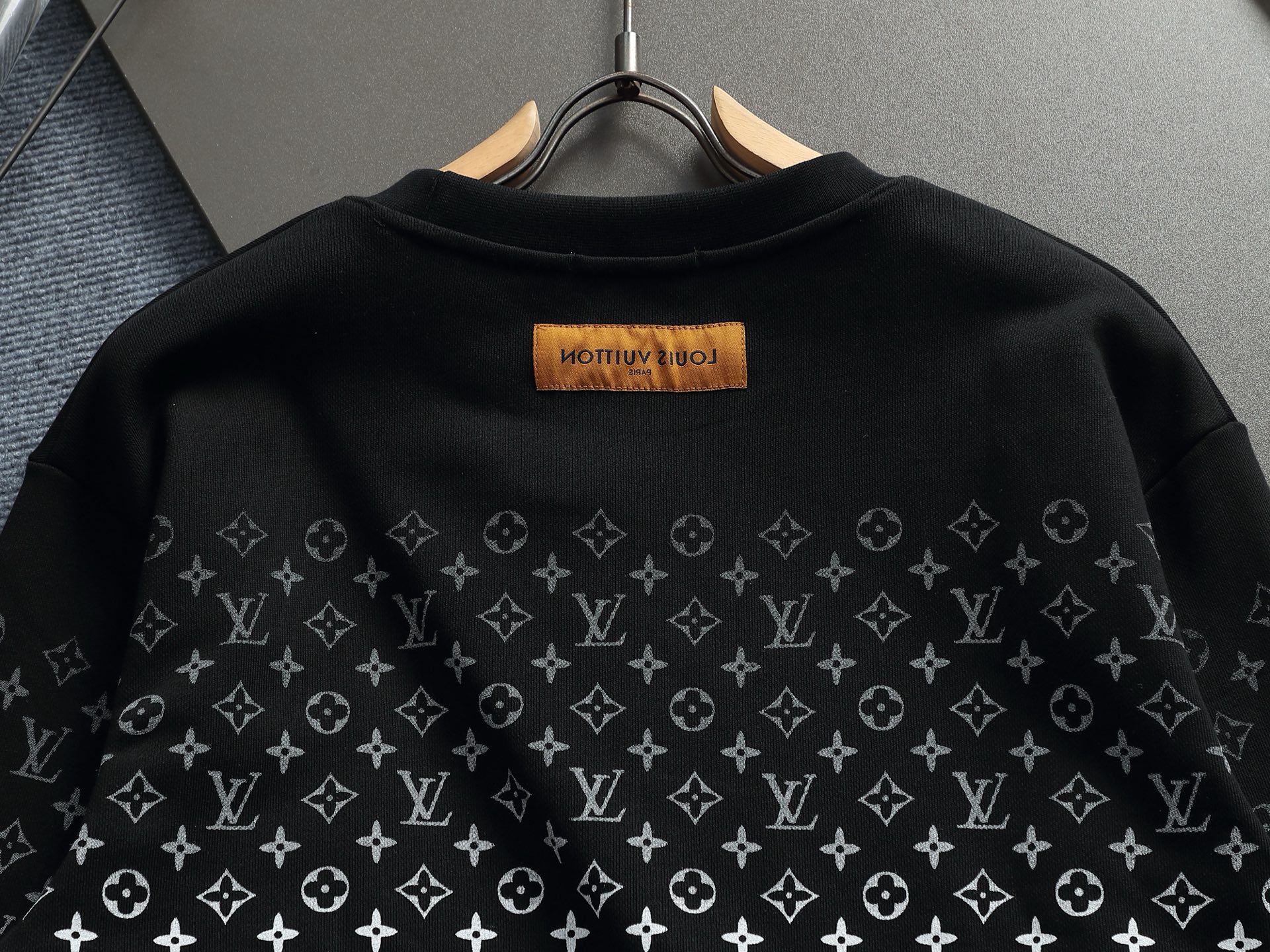 【LOUIS VUITTON】長袖 T シャツ
