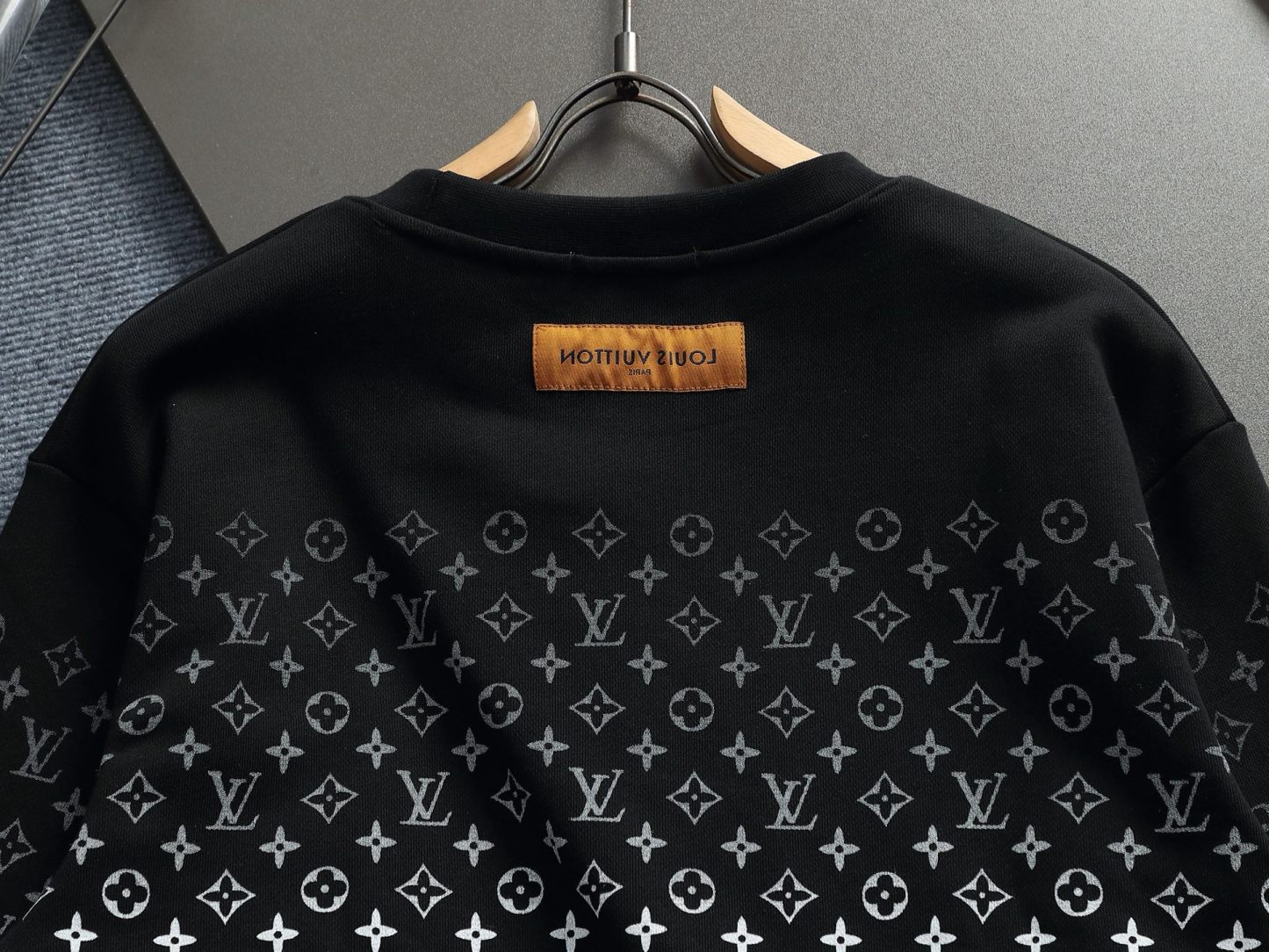 【LOUIS VUITTON】長袖 T シャツ