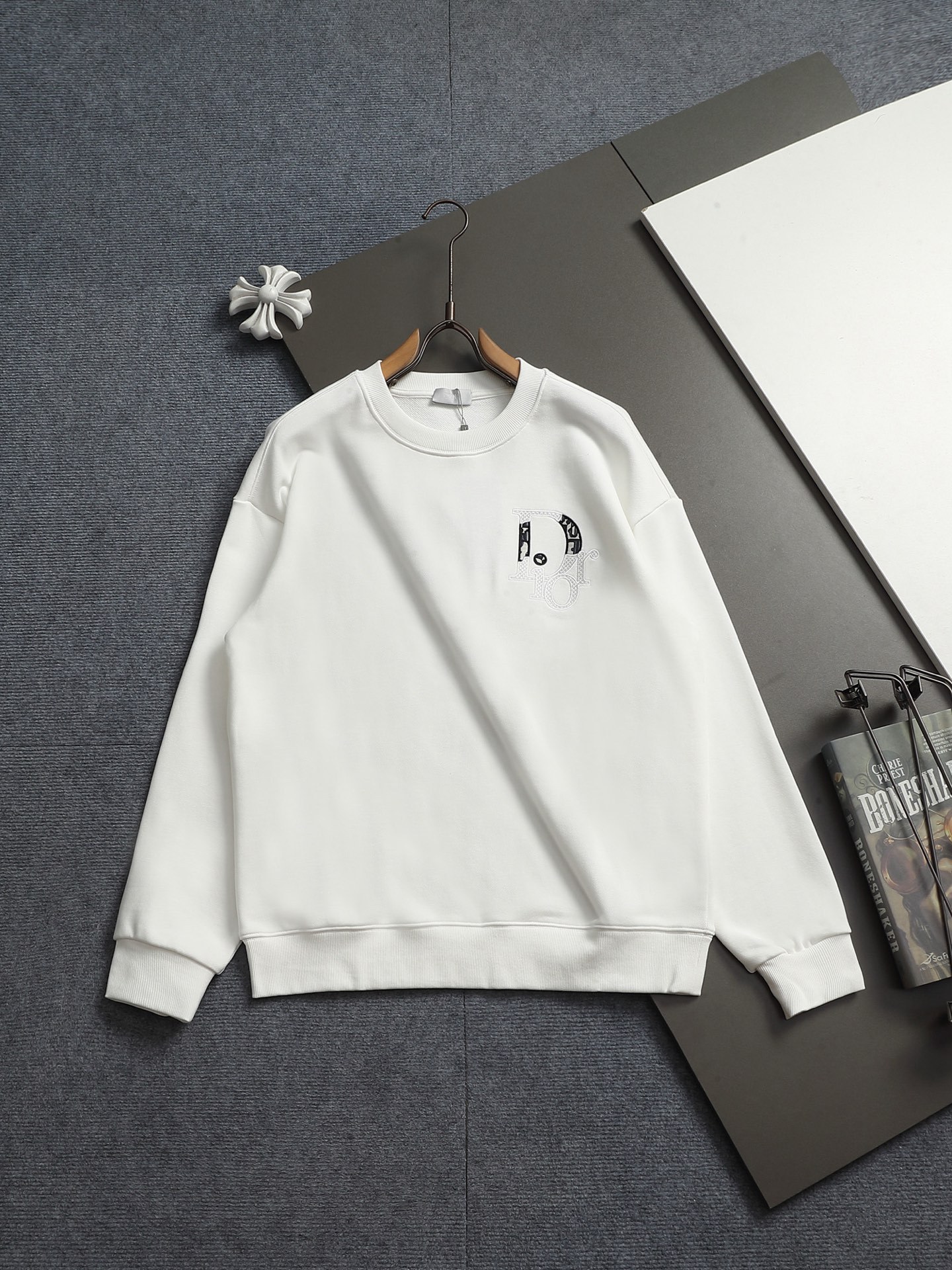 【DIOR】刺繍長袖 T シャツ