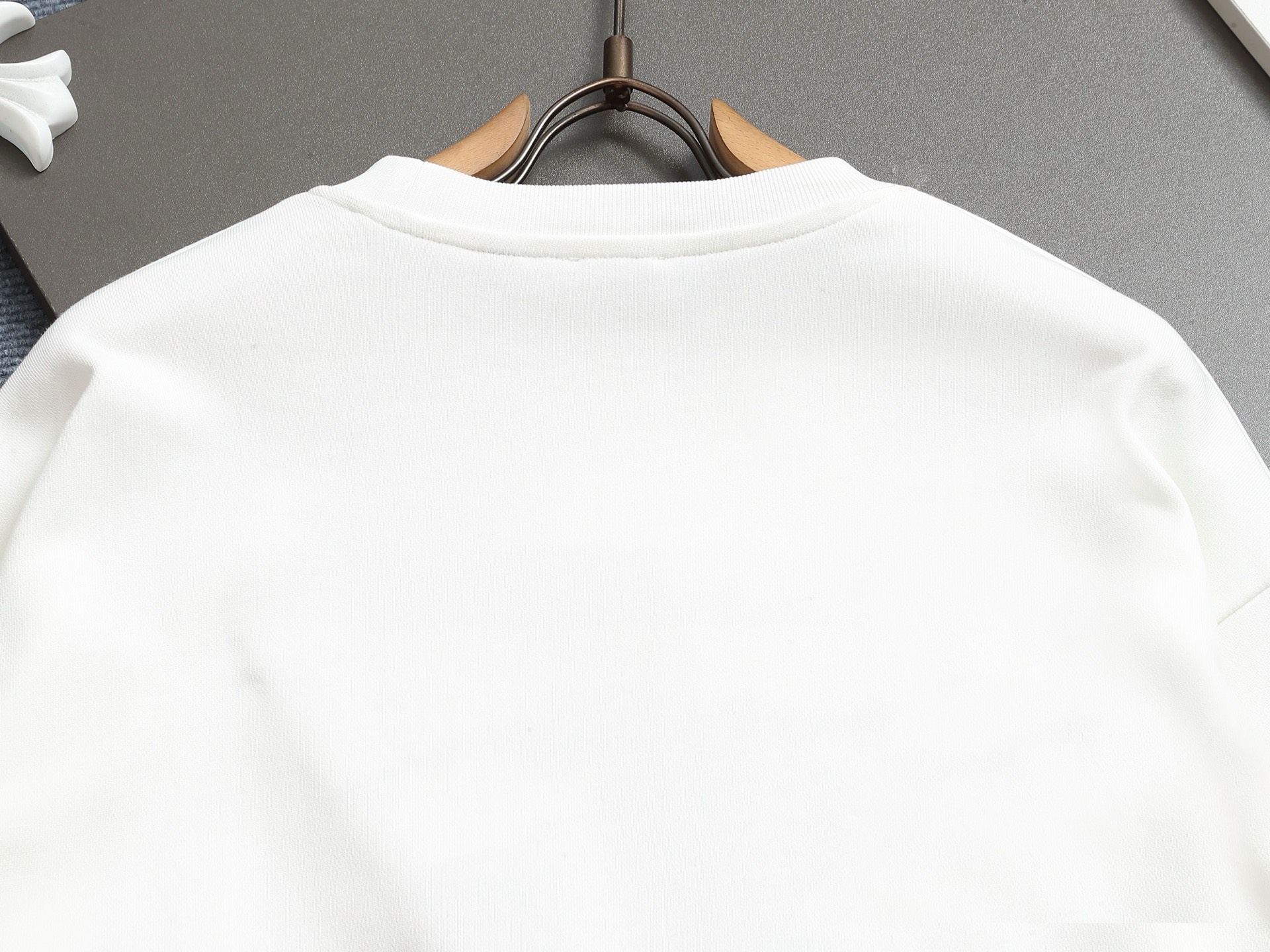 【BURBERRY】刺繍長袖 T シャツ