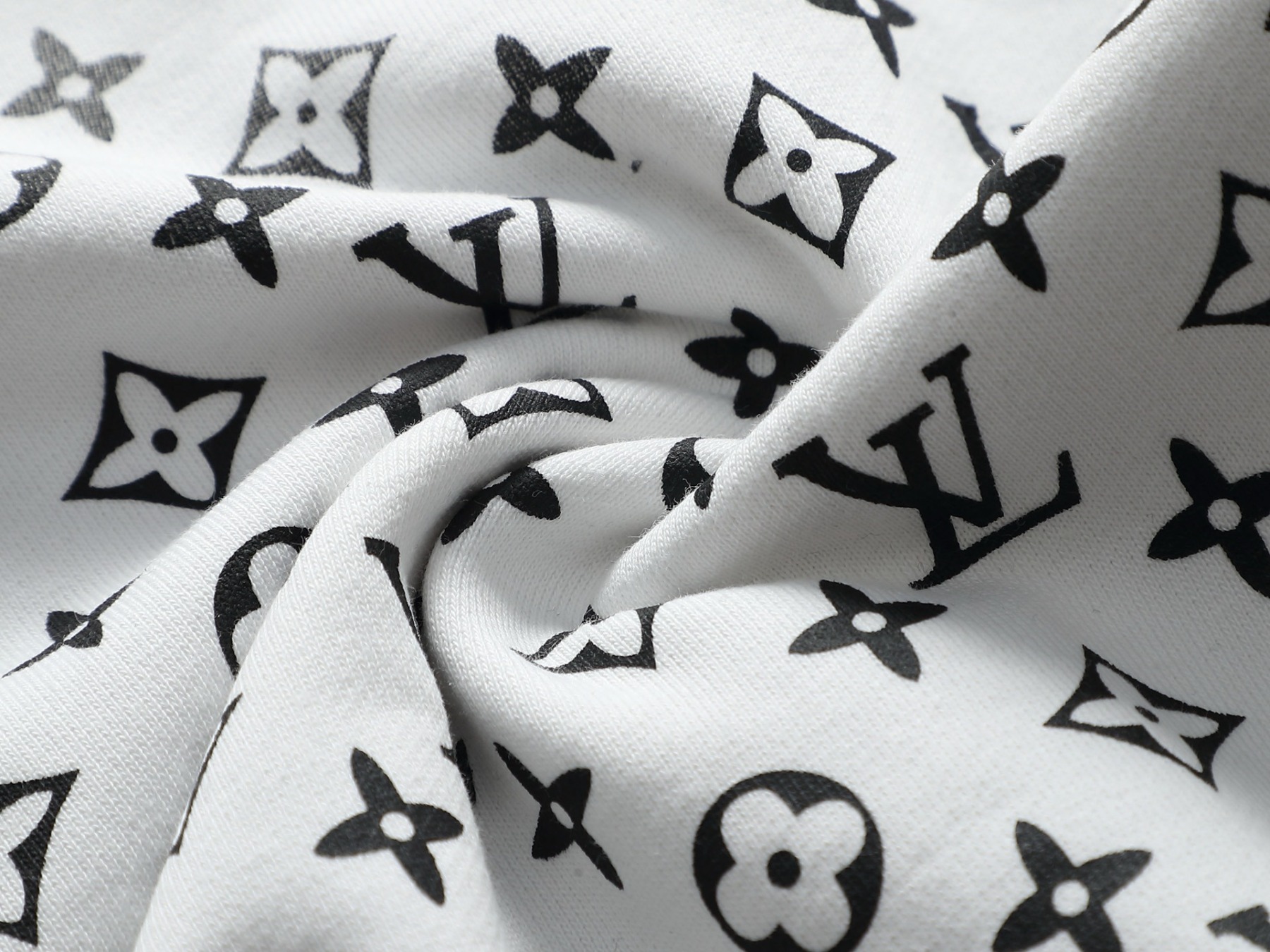 【LOUIS VUITTON】長袖 T シャツ