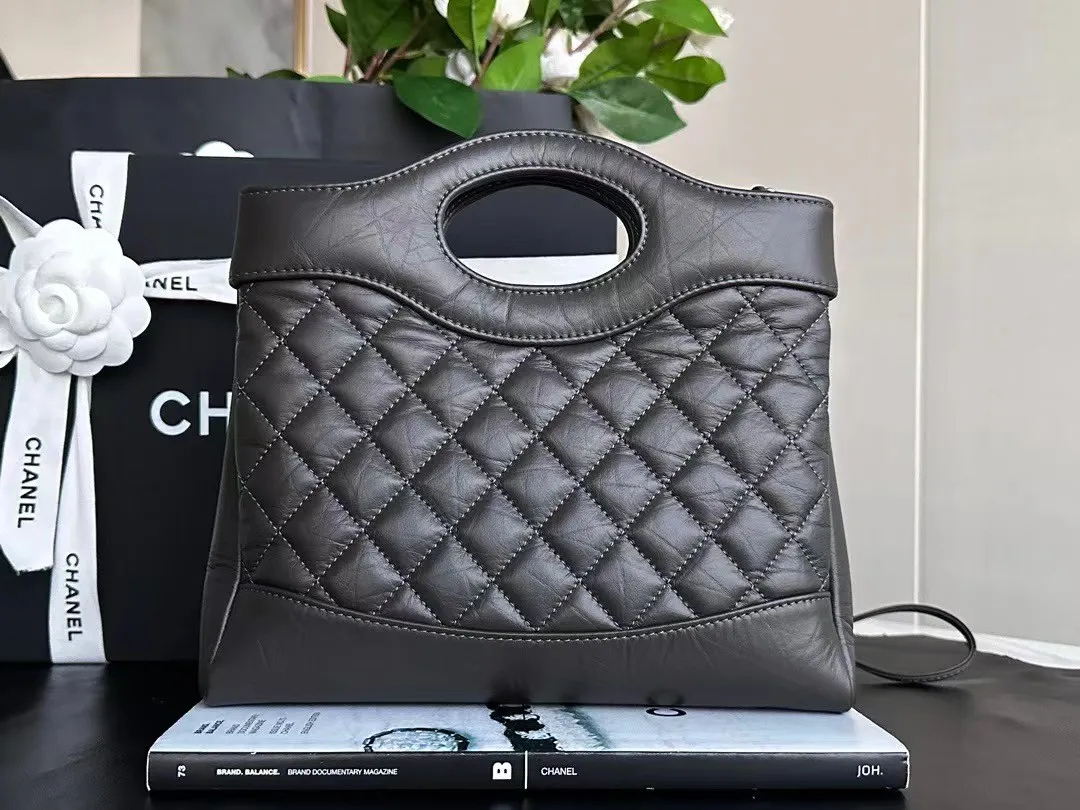 ★人気沸騰【 CHANEL 】CHANEL 31 ミニ ショッピング バッグ