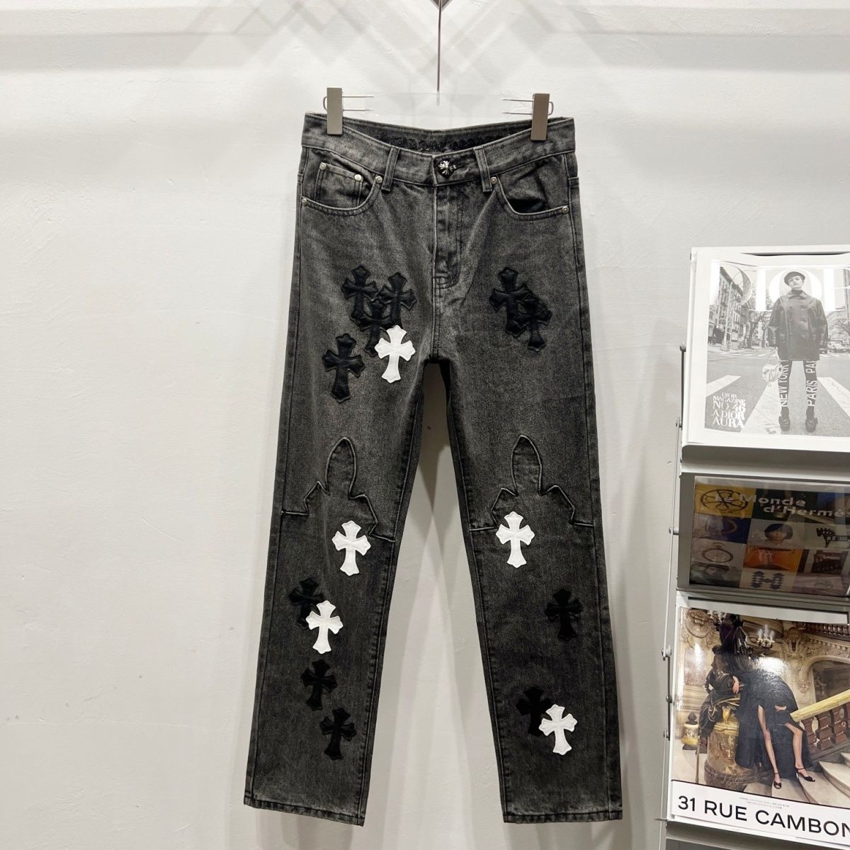 【CHROME HEARTS 公式旗艦店】クロムハーツ ジーパン、ご好評に付き再入荷！