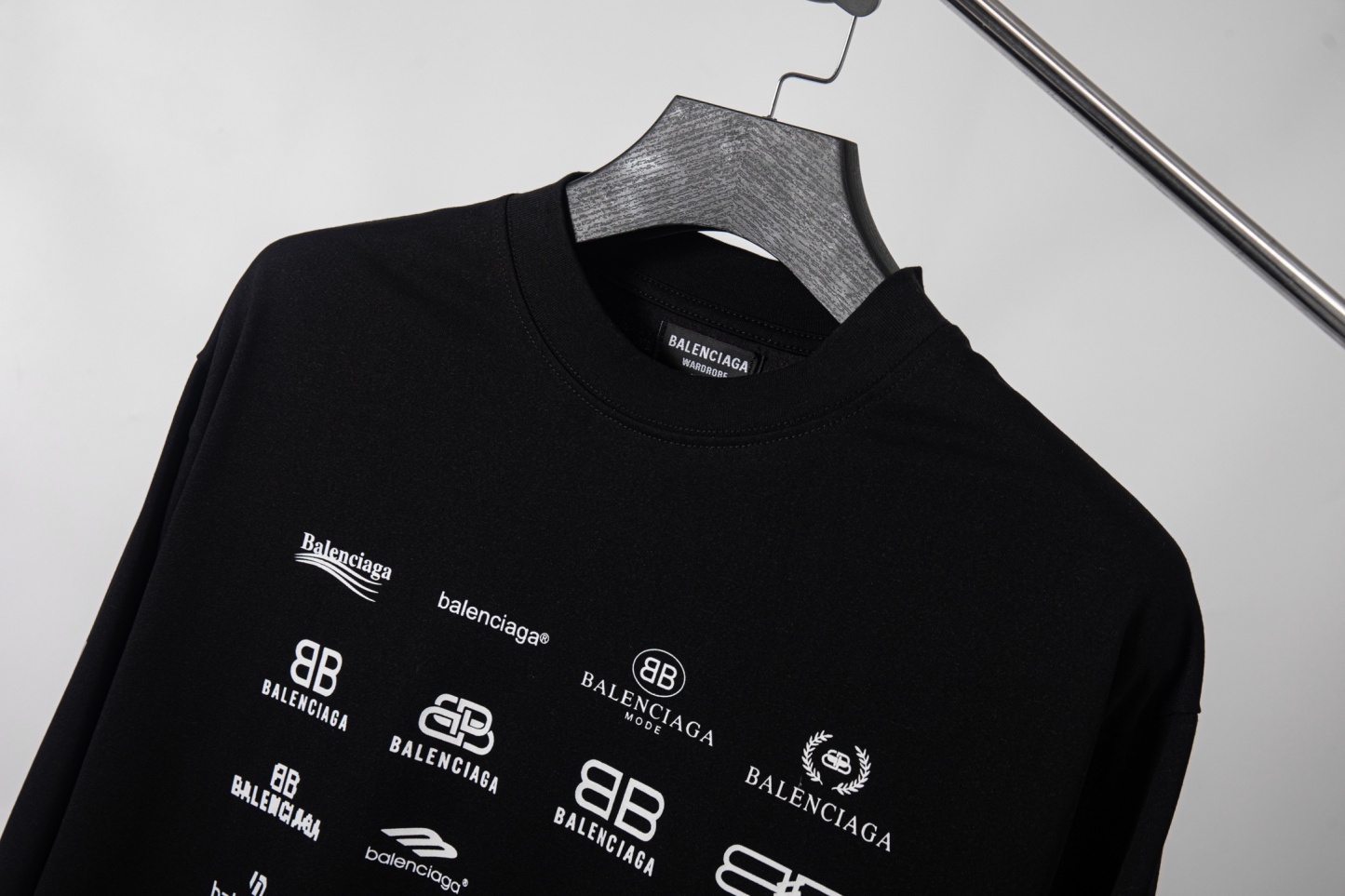 【BALENCIAGA】プリント長袖 T シャツ