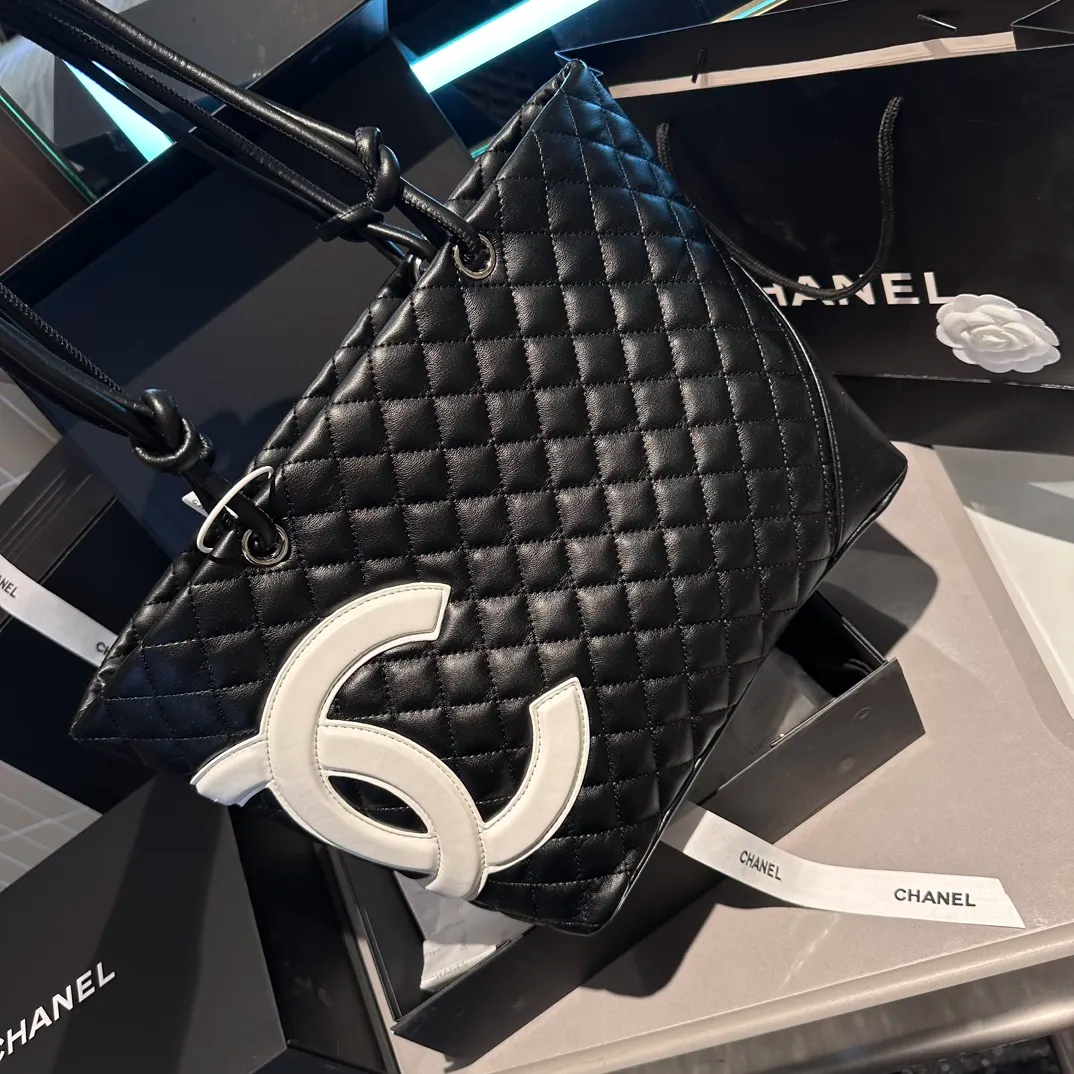 【トレンドのバイカラー♪】CHANEL シャネル ショルダーバッグ