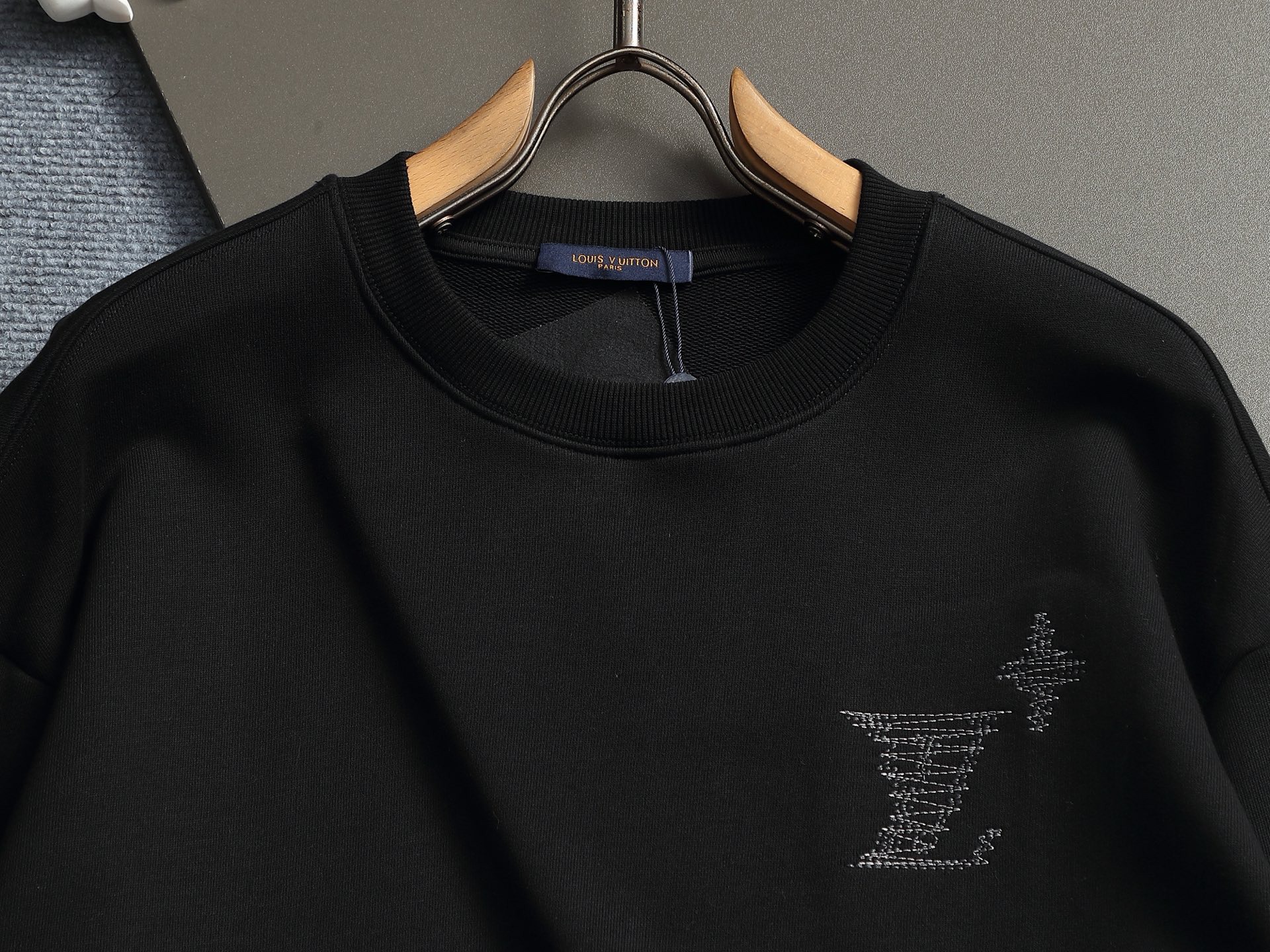 【LOUIS VUITTON】刺繍長袖 T シャツ