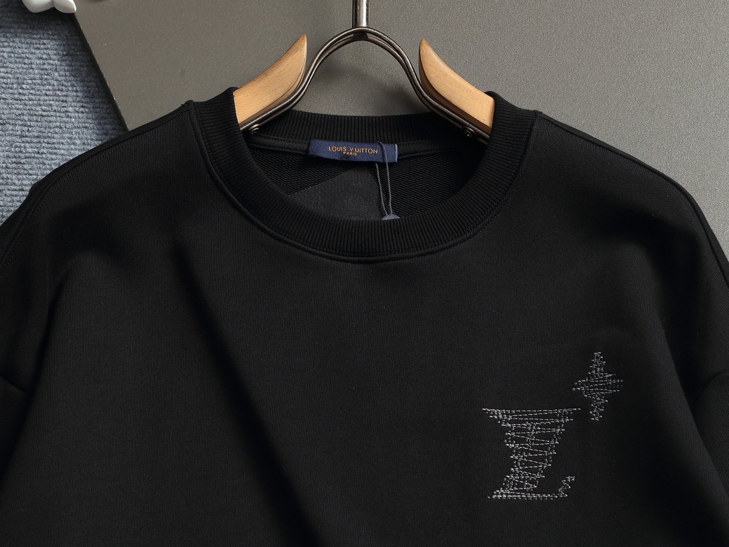 【LOUIS VUITTON】刺繍長袖 T シャツ