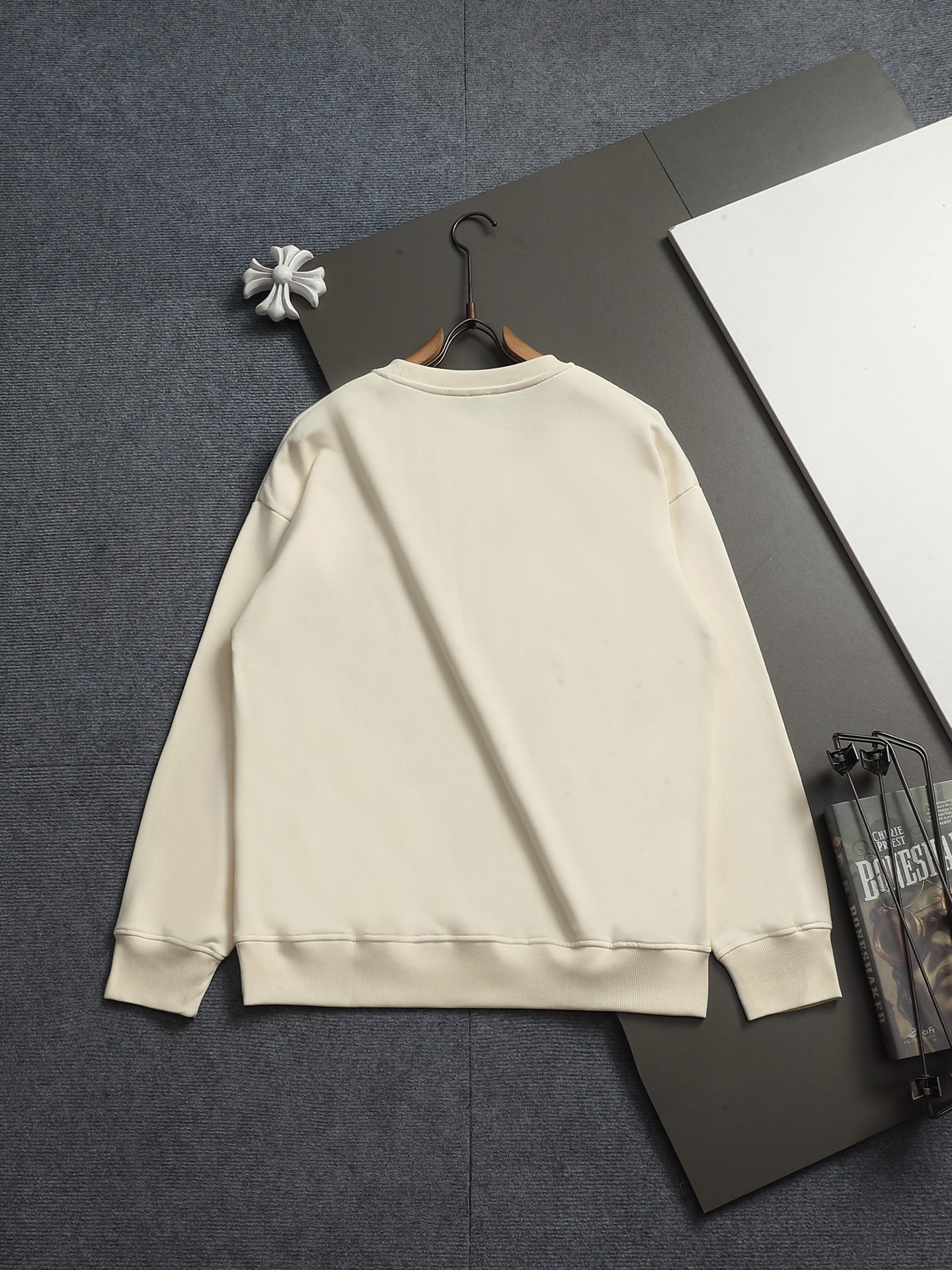 【LOEWE】刺繍長袖 T シャツ