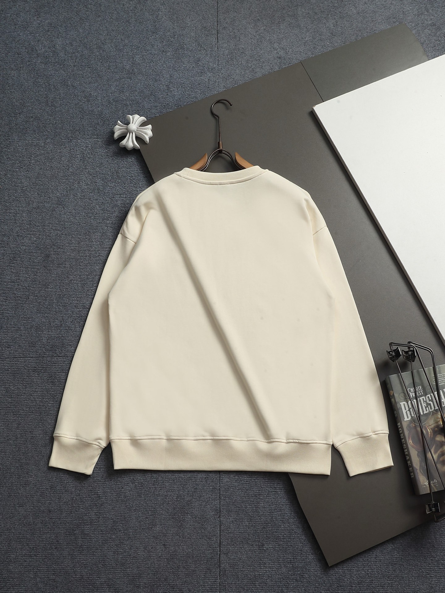 【LOEWE】刺繍長袖 T シャツ