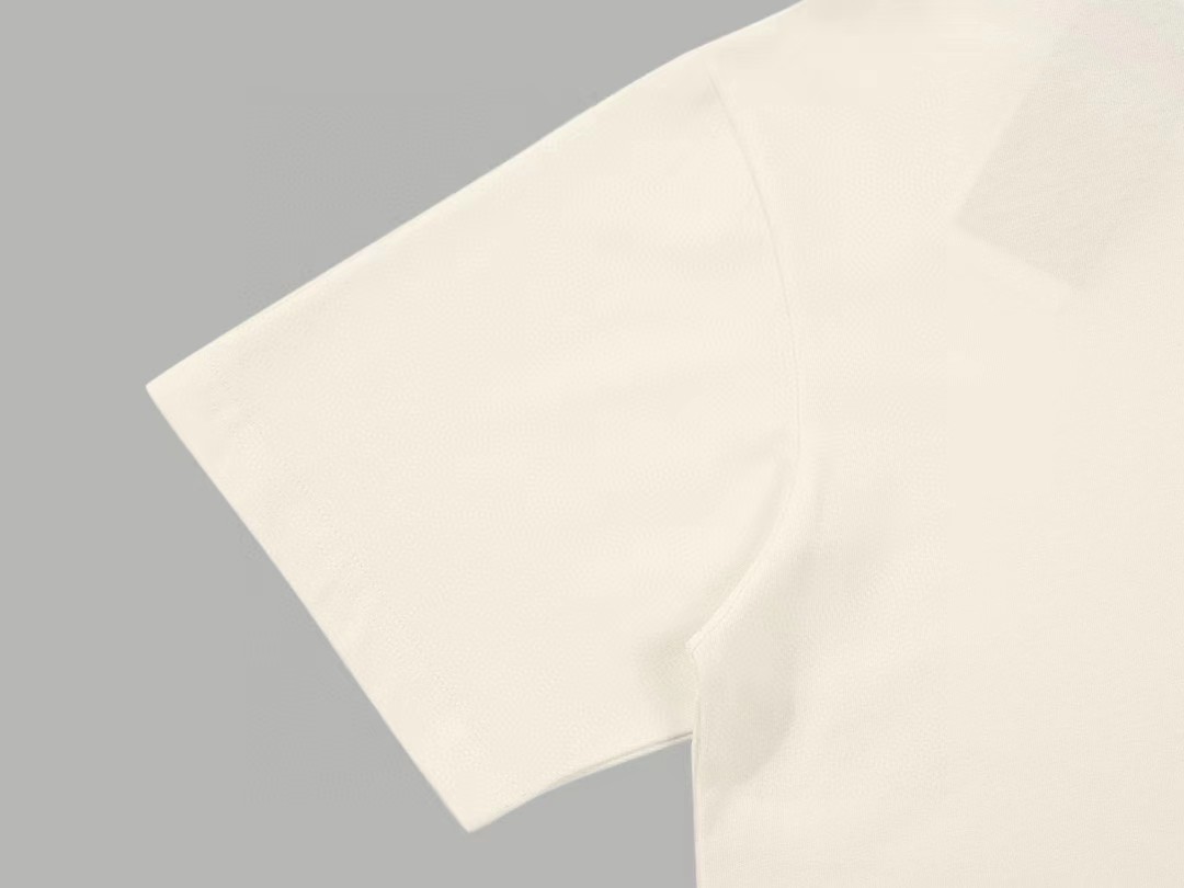【Gucci 】（グッチ）Tシャツ 男女兼用、ご好評に付き再入荷！