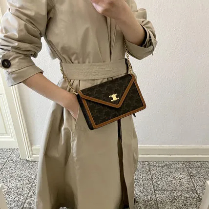 【CELINE】 TRIOMPHE CANVAS WALLET チェーンウォレット