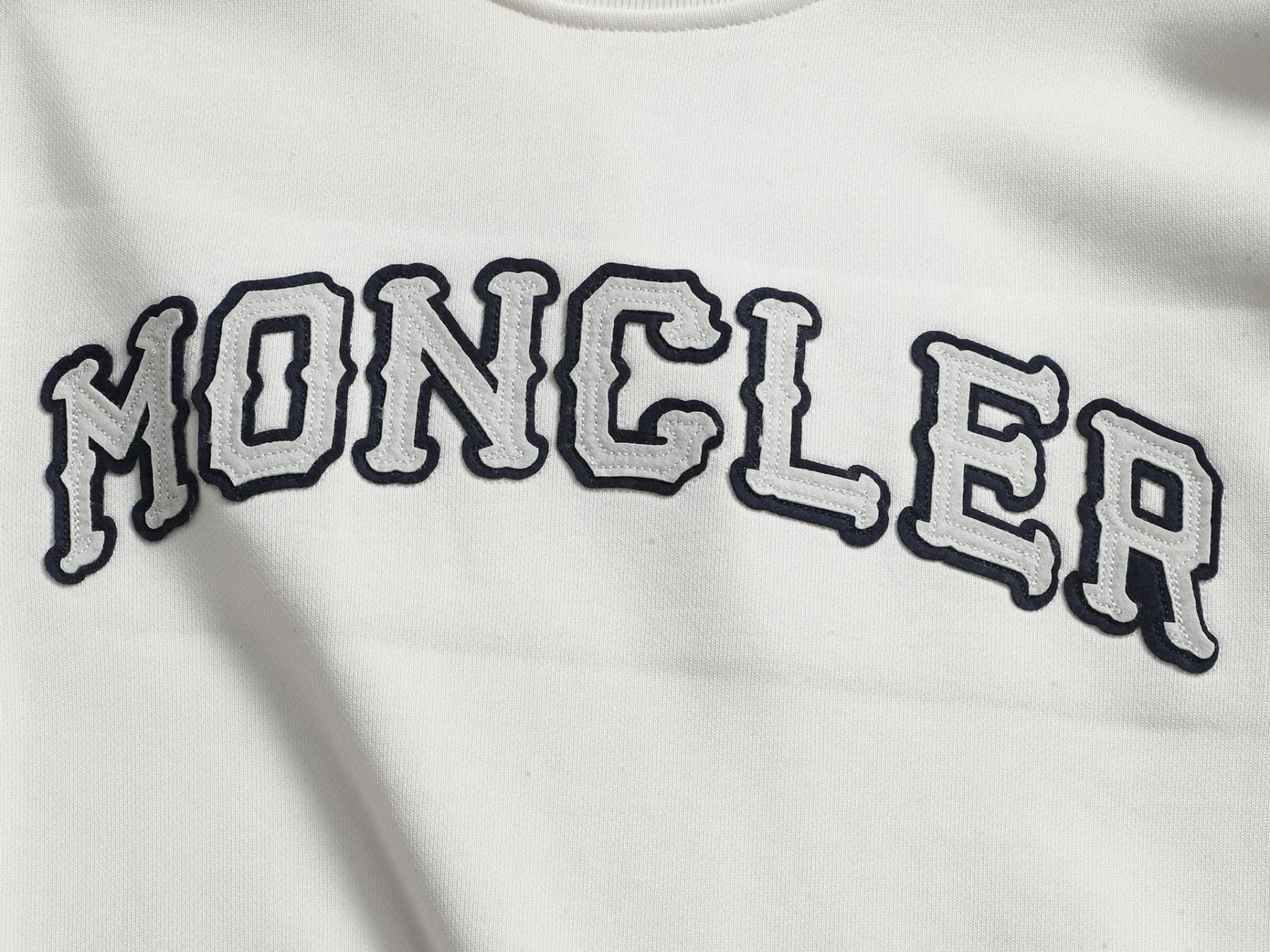 【MONCLER】刺繍長袖 T シャツ