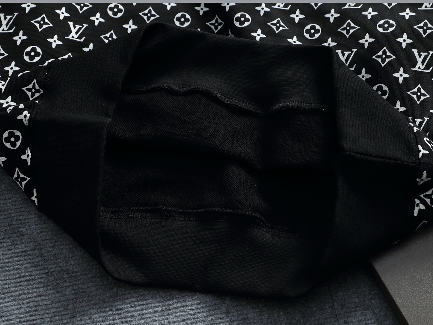 【LOUIS VUITTON】長袖 T シャツ