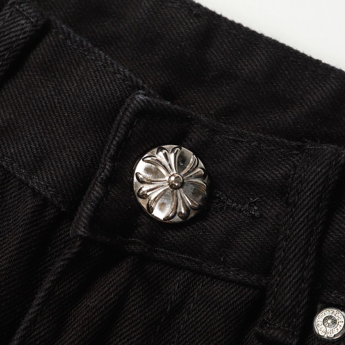 【CHROME HEARTS 公式旗艦店】クロムハーツ ジーパン、ご好評に付き再入荷！