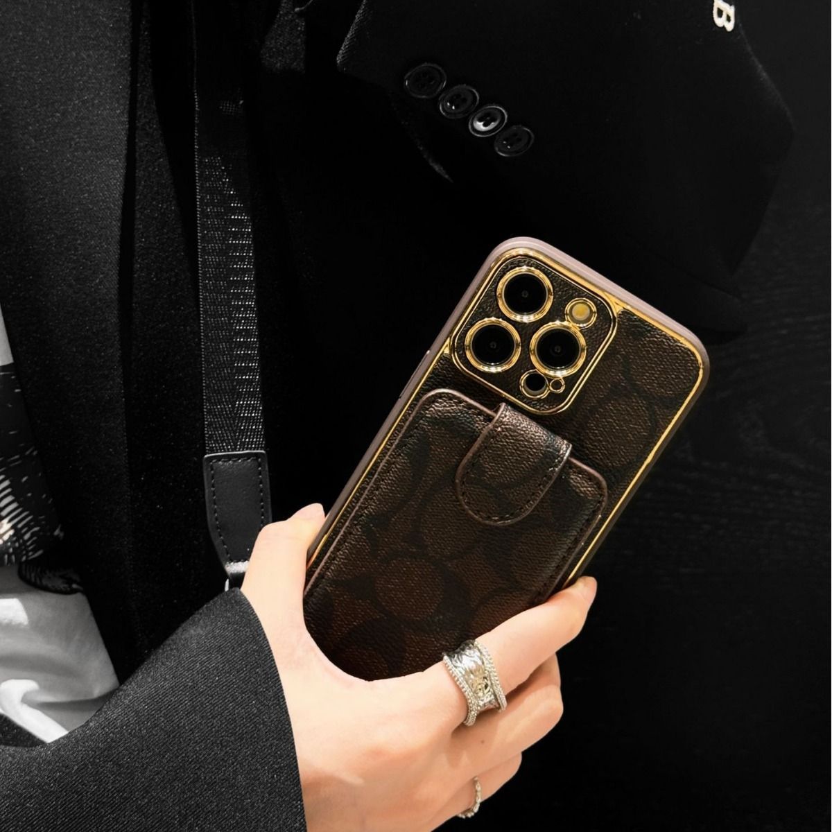 COACH コーチ 携帯電話ケース 適用対象13/14/15/16promax