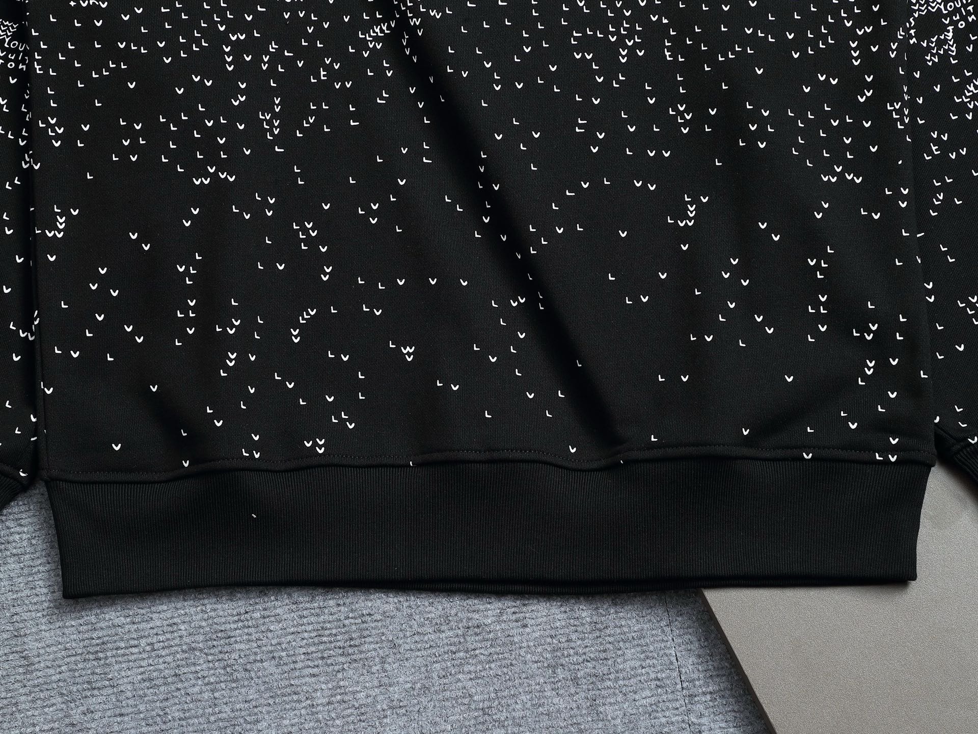 【LOUIS VUITTON】長袖 T シャツ