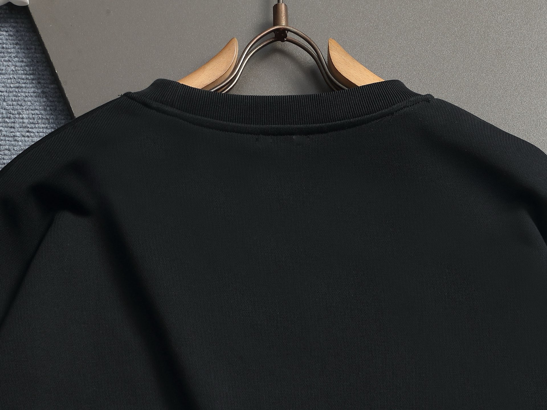 【LOEWE】刺繍長袖 T シャツ