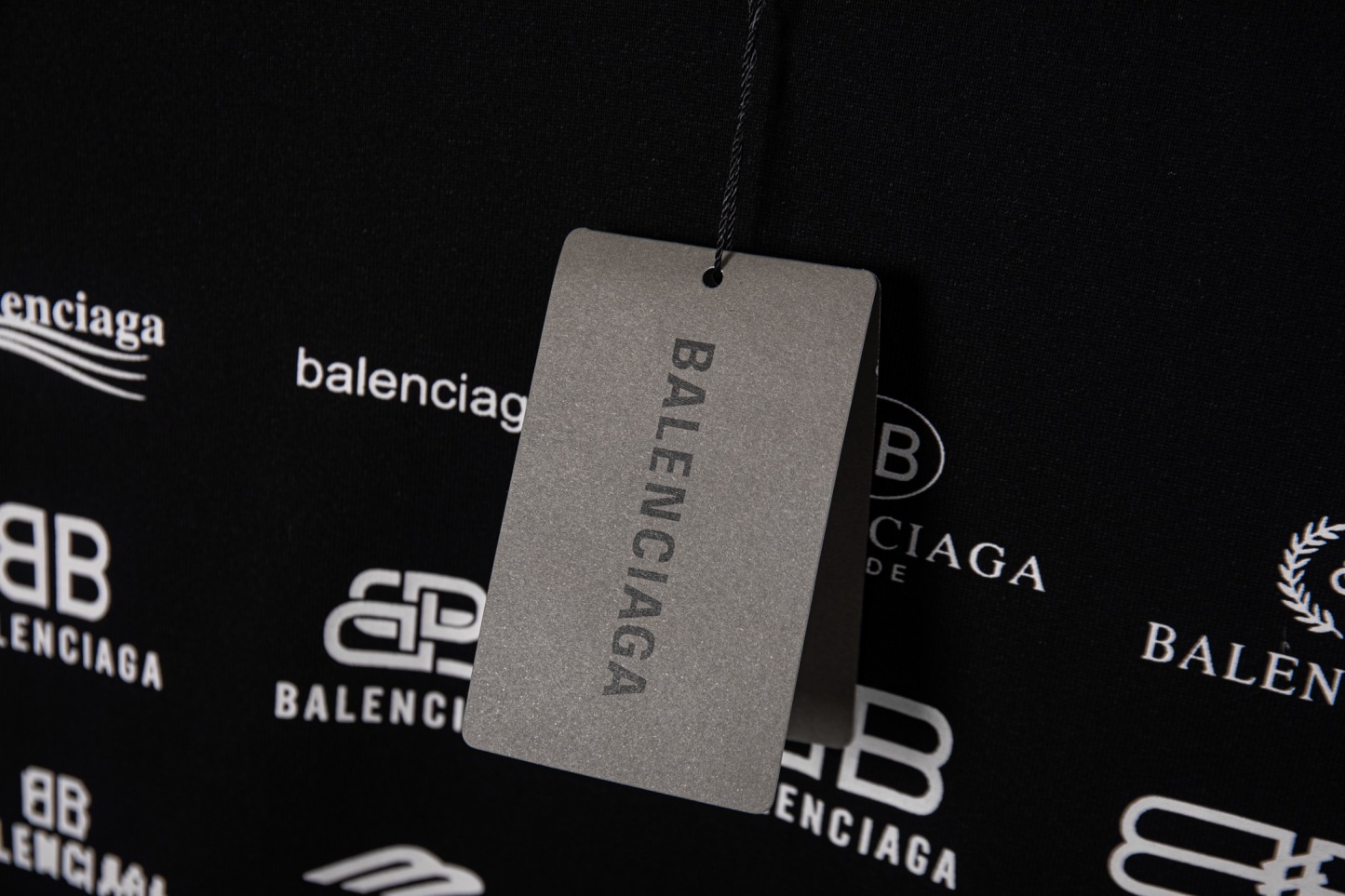 【BALENCIAGA】プリント長袖 T シャツ