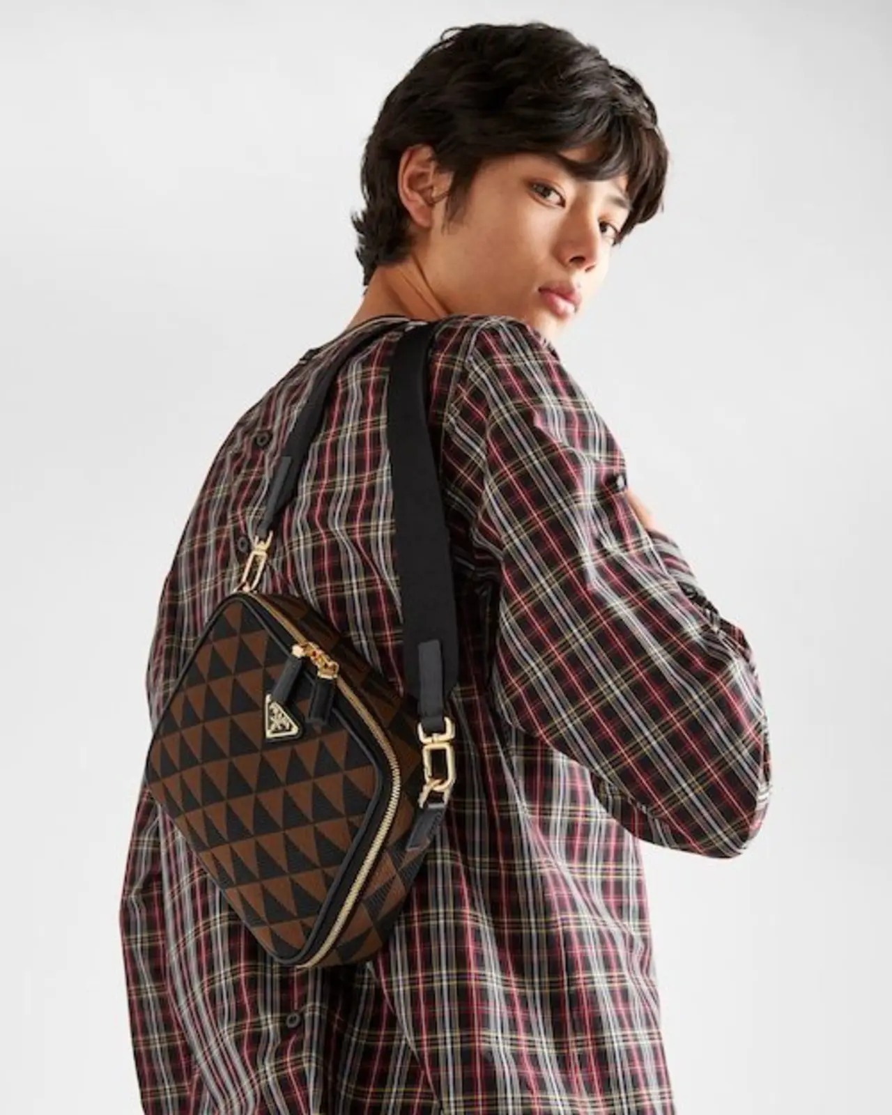 ★PRADA直営店★エンブロイダリー ファブリックバッグ
