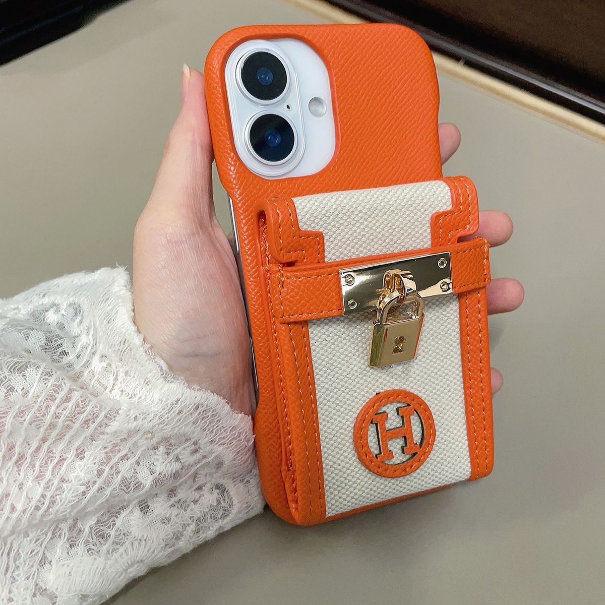 HERMES エルメス 携帯電話ケース 適用対象 apple iPhone