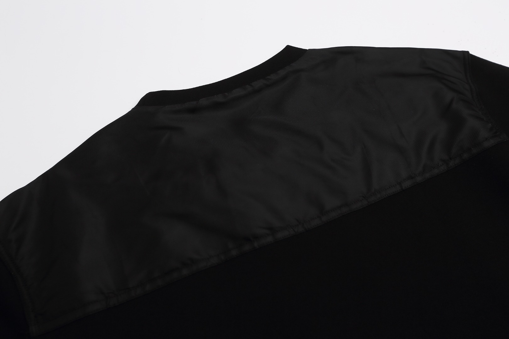 【PRADA】長袖 T シャツ