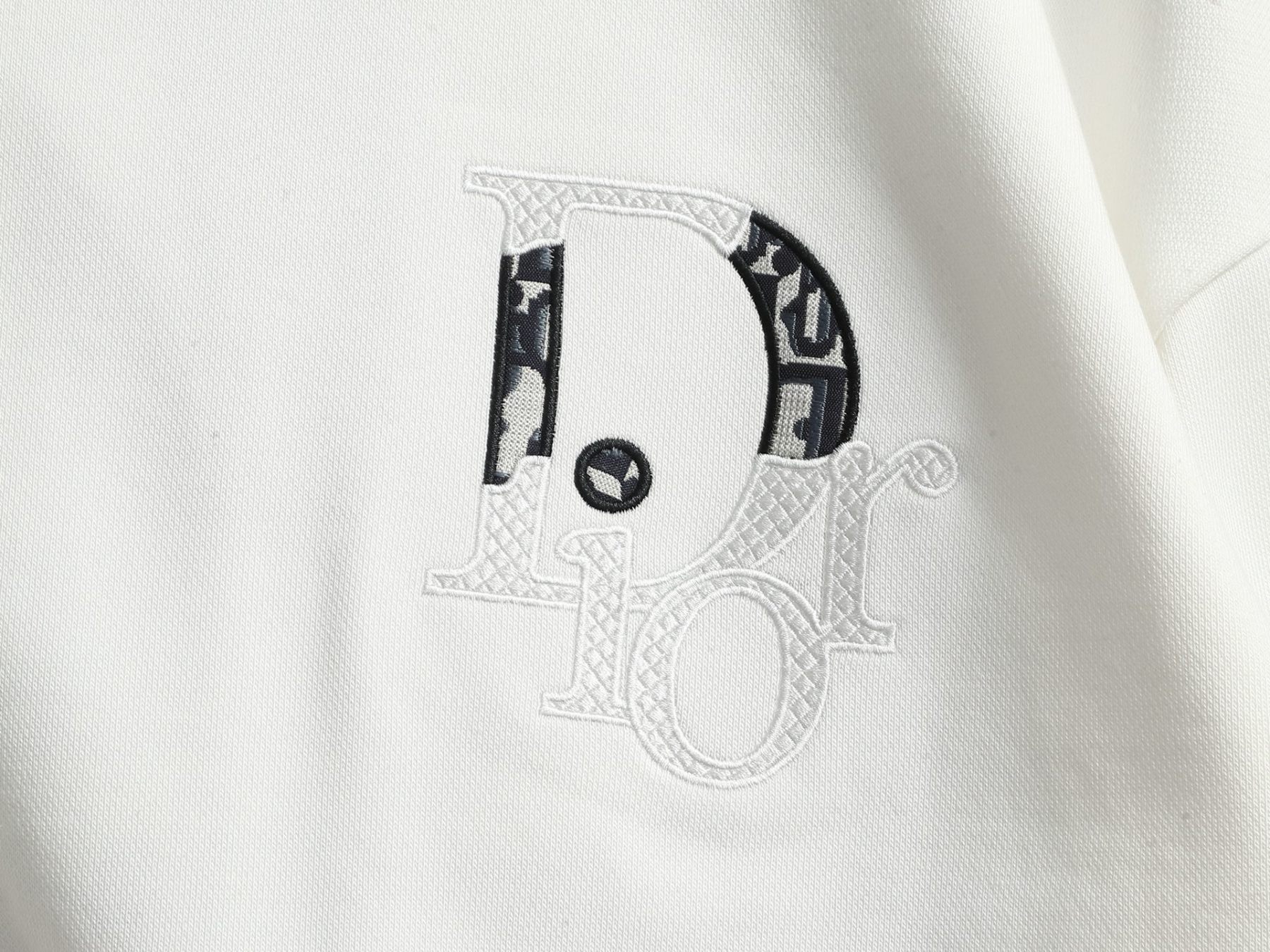 【DIOR】刺繍長袖 T シャツ