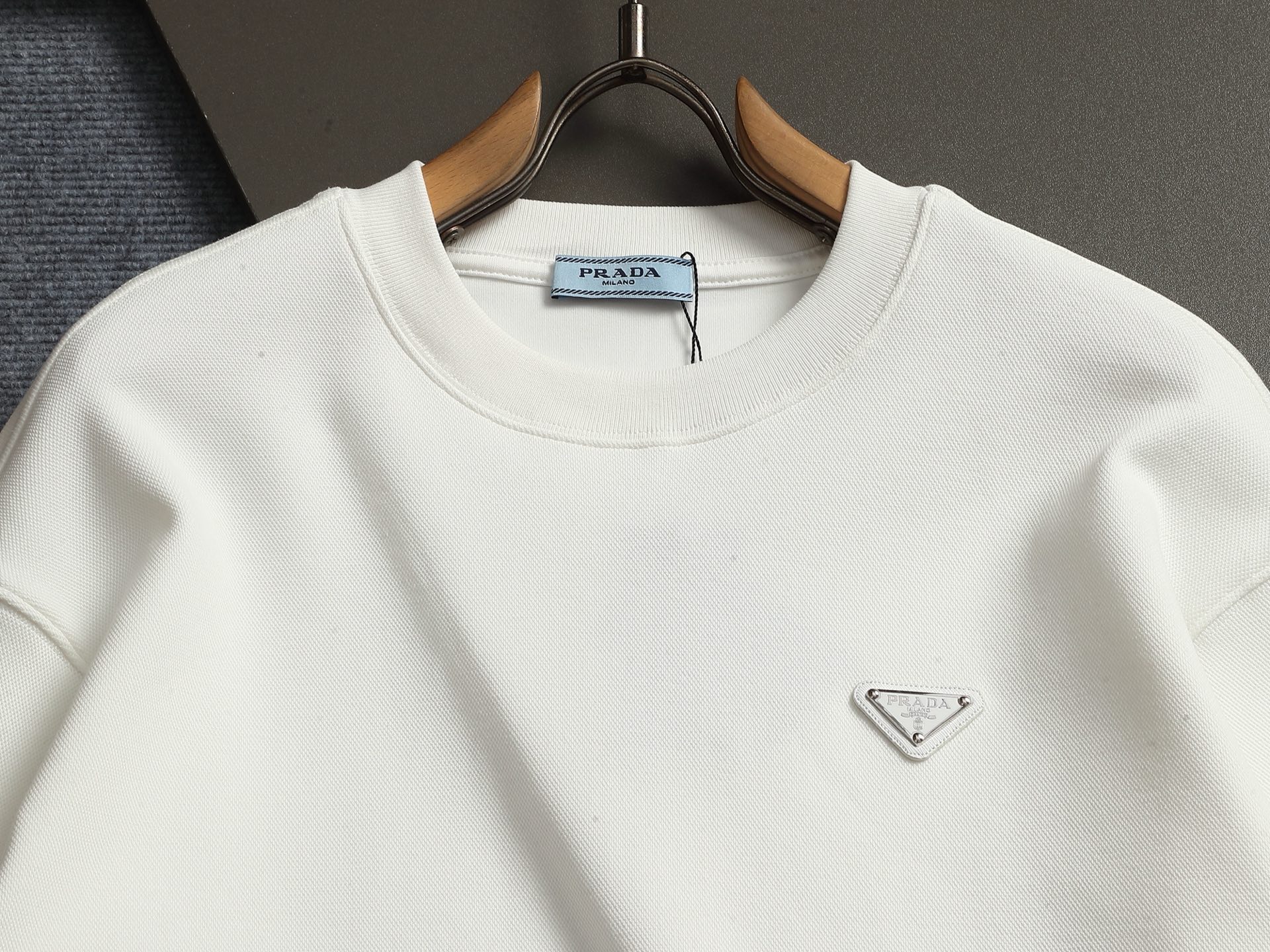 【PRADA】長袖 T シャツ