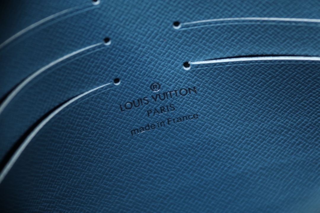 LOUIS VUITTON（ルイヴィトン）POCHETTE VOYAGE クラッチバッグ M61692