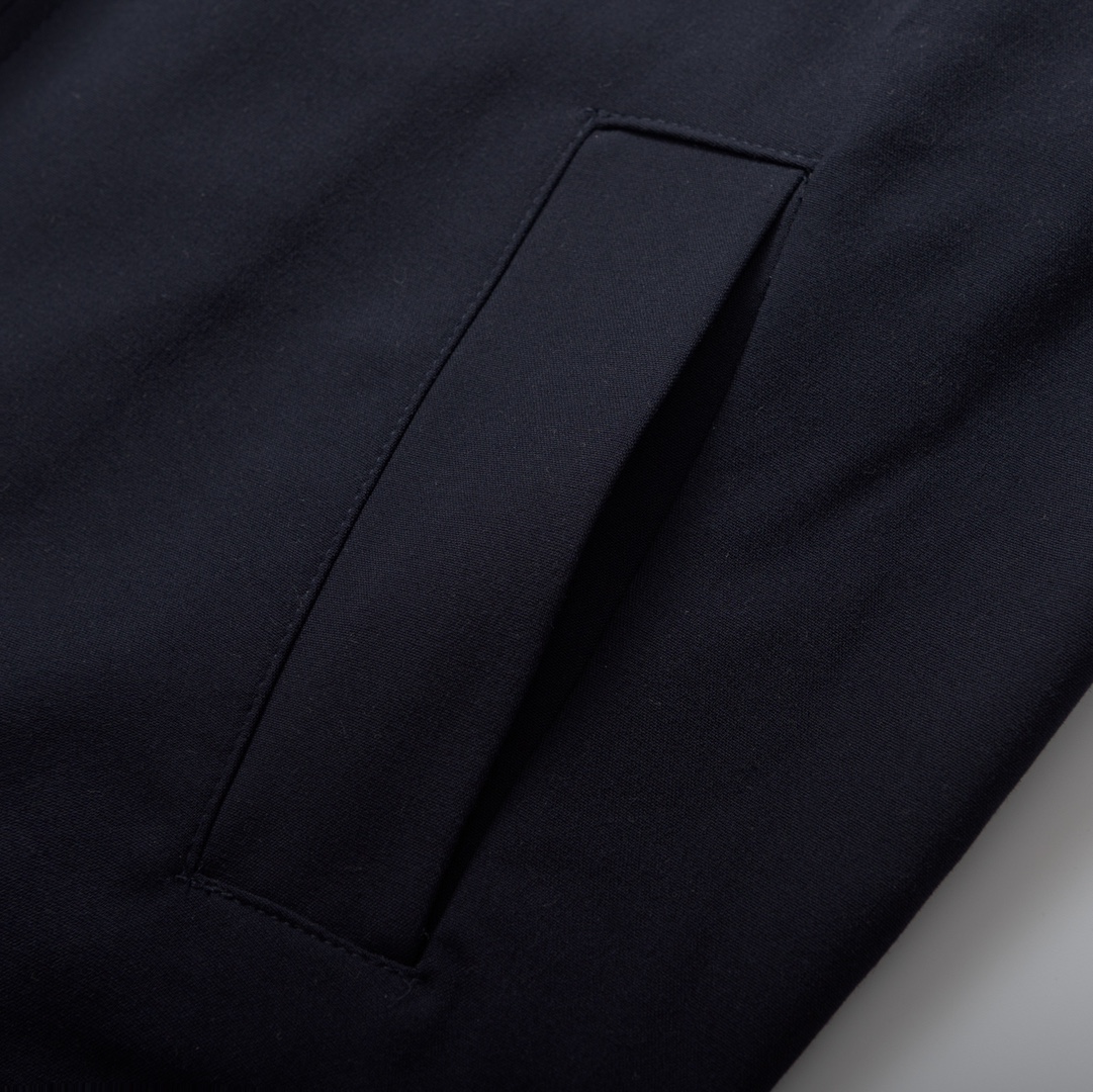 【MIU MIU旗艦店】 ジャケット ご好評に付き再入荷！