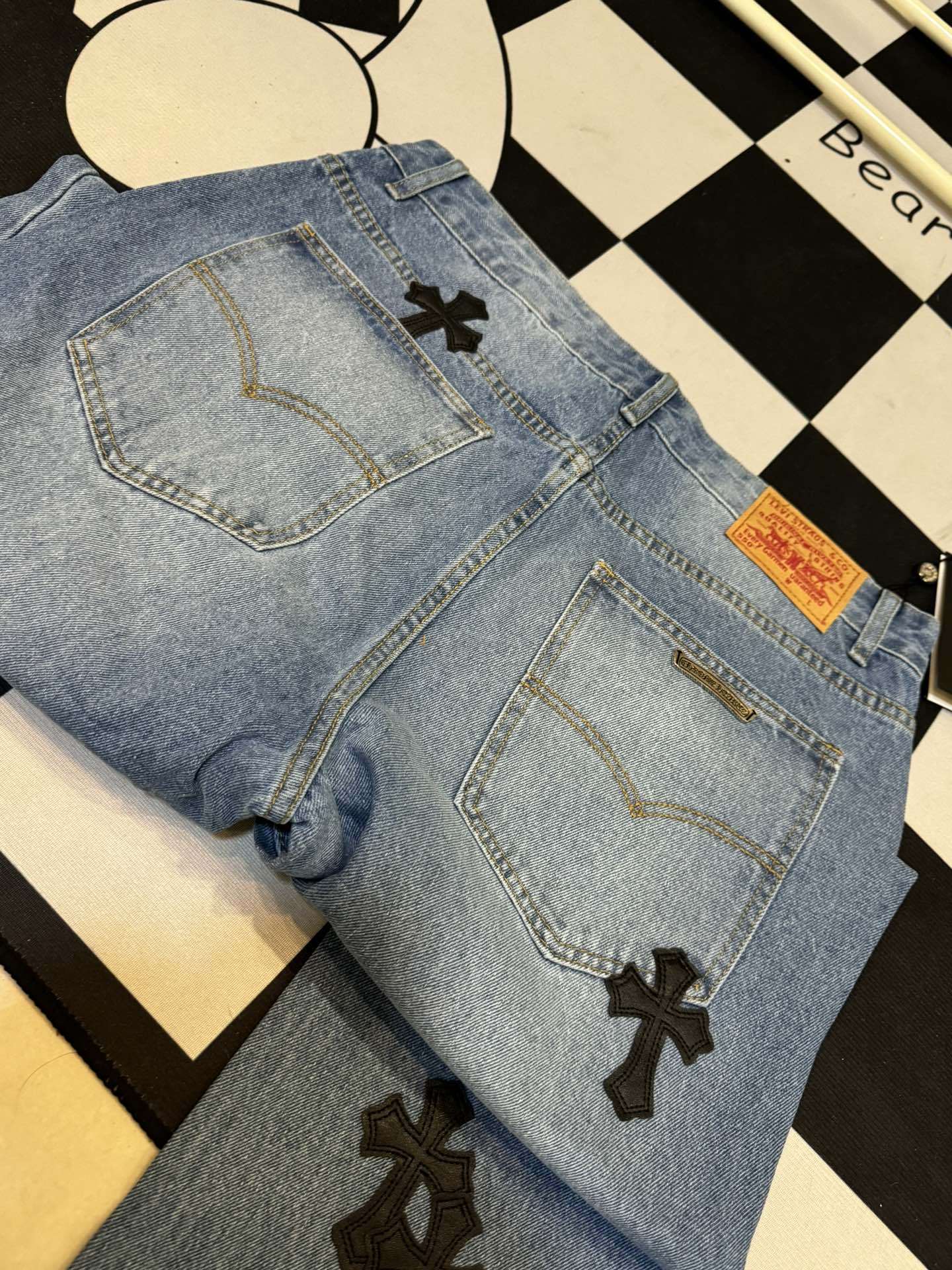 【CHROME HEARTS 公式旗艦店】ジーパン、ご好評に付き再入荷！