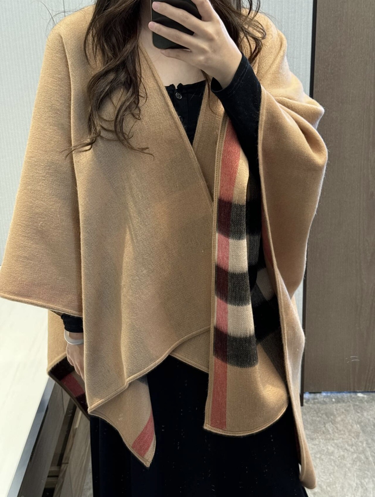 【BURBERRY旗艦店】バーバリー マント ショール ご好評に付き再入荷！