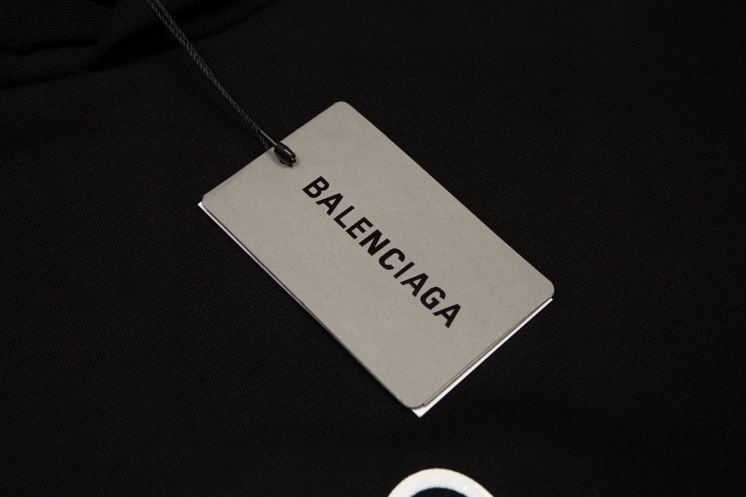 【BALENCIAGA】バレンシアガ パーカー 男女兼用 ご好評に付き再入荷！