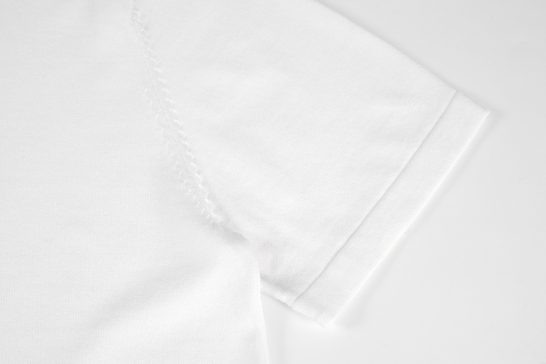 【LOUIS VUITTON】ルイヴィトン 半袖Tシャツ 男女兼用、ご好評に付き再入荷！