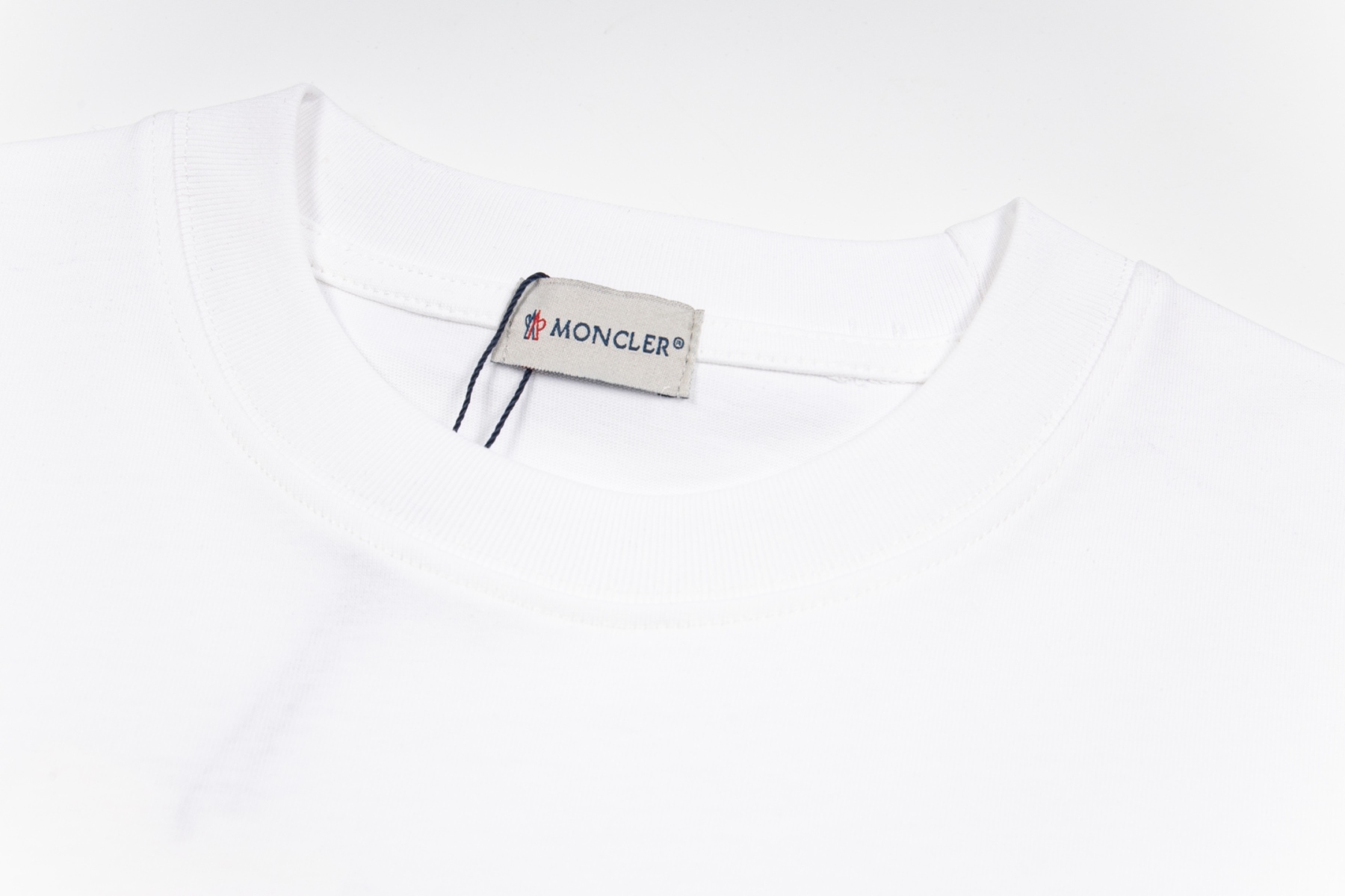 【Moncler 】（モンクレール）半袖Tシャツ 男女兼用、ご好評に付き再入荷！