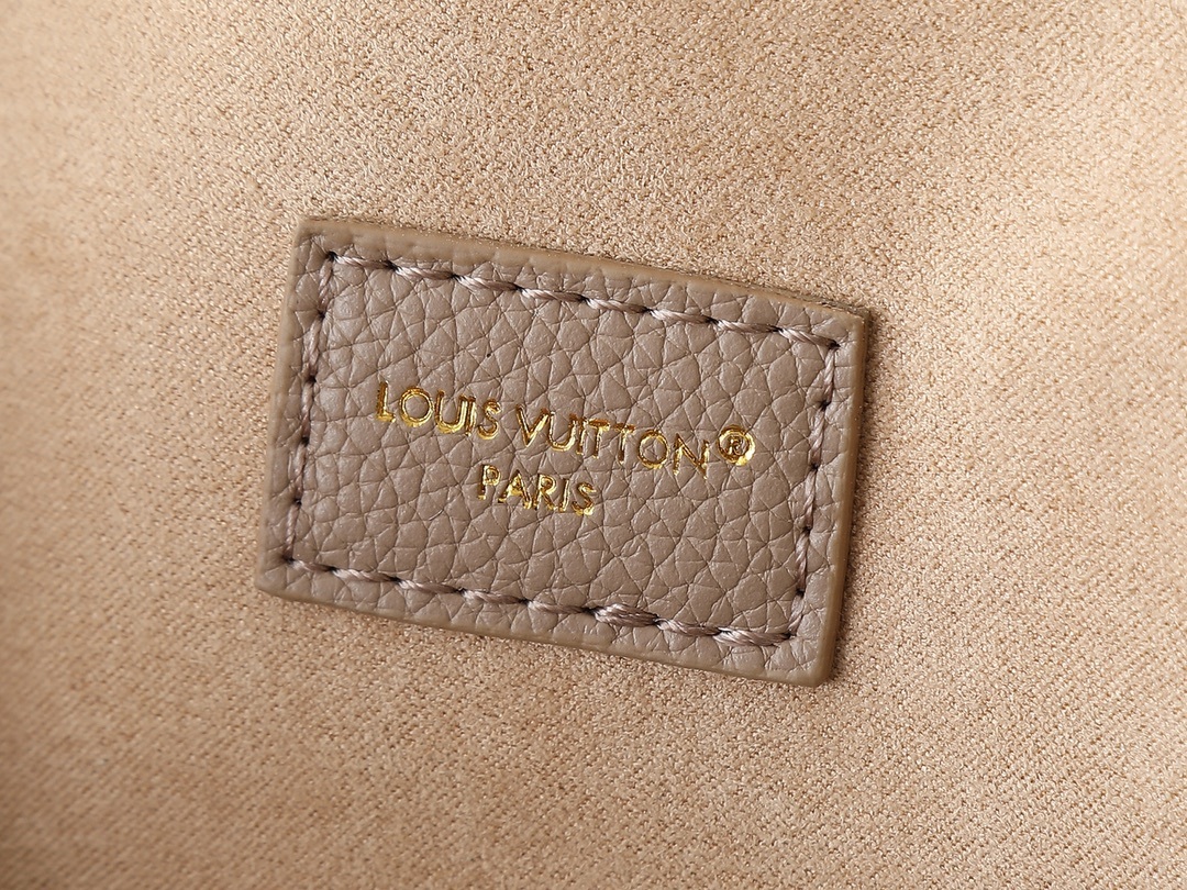 LOUIS VUITTON ルイヴィトン Anytime Flap Bag バッグ M14604 M14973