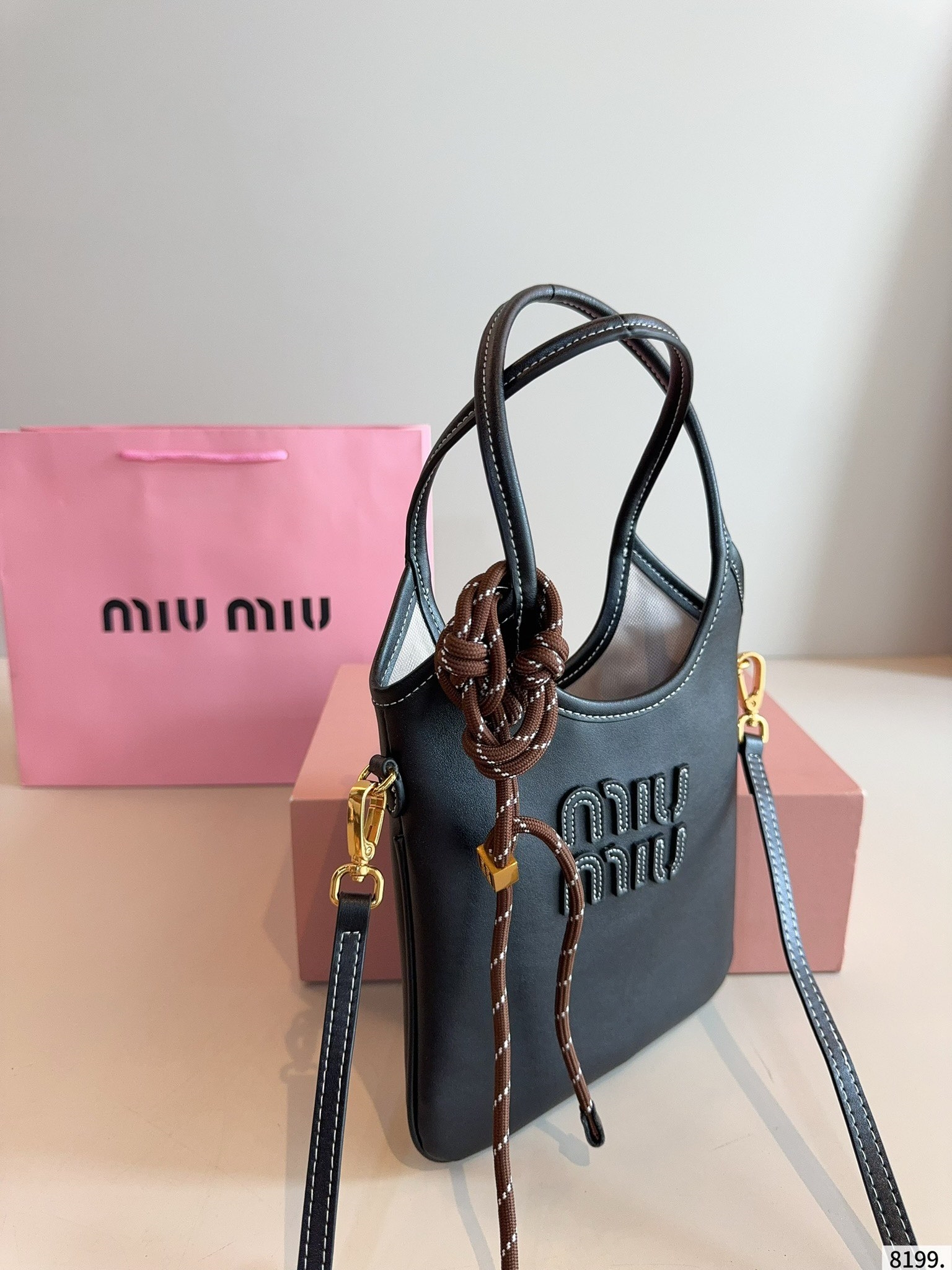 【MIU MIU公式旗艦店】MINI HOBO トートバッグ ★大人気★完売確実の売れ筋★